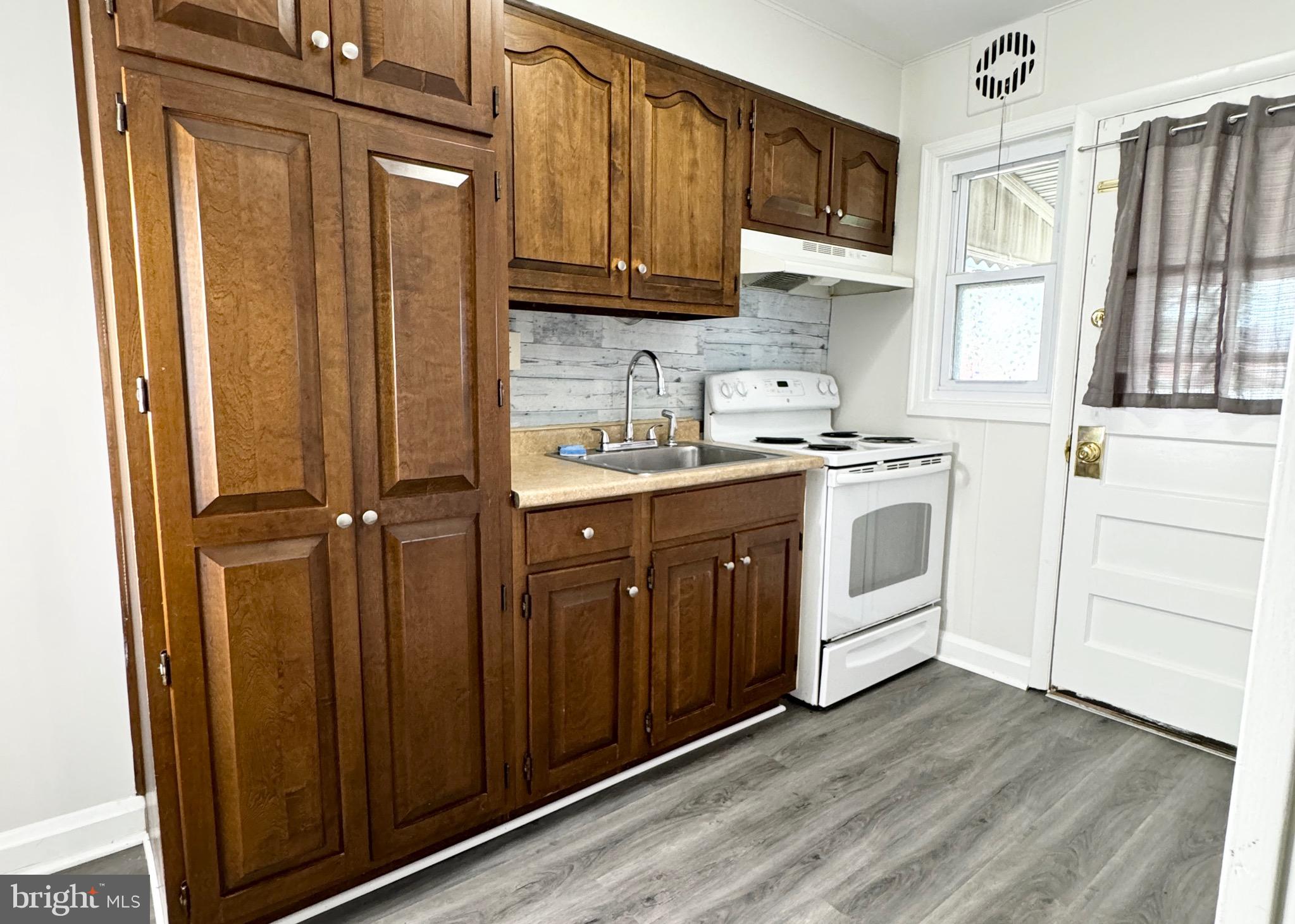 MIDDLESEX - Residential Lease