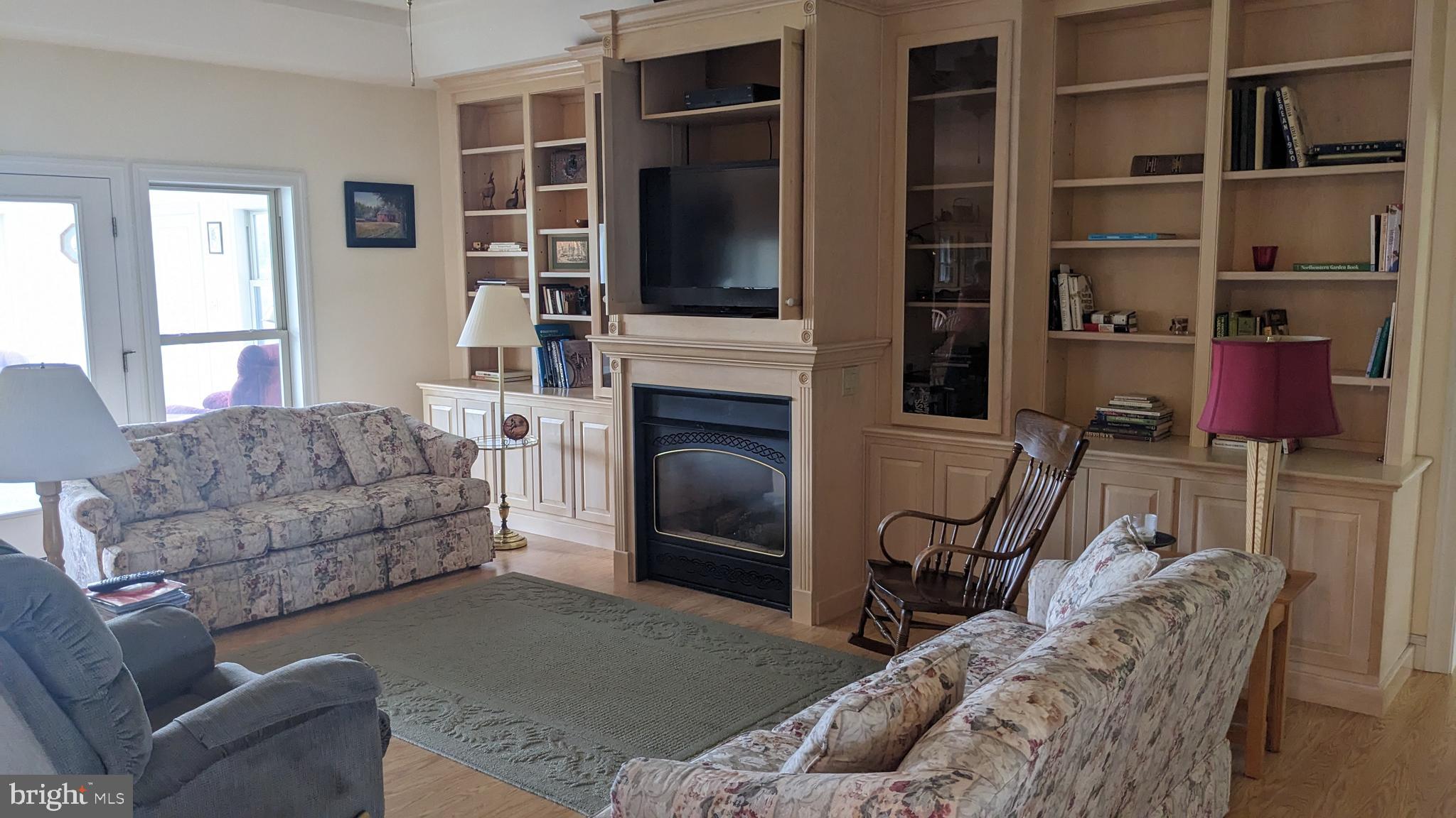 NEFF COUNTRY ESTATES - Residential