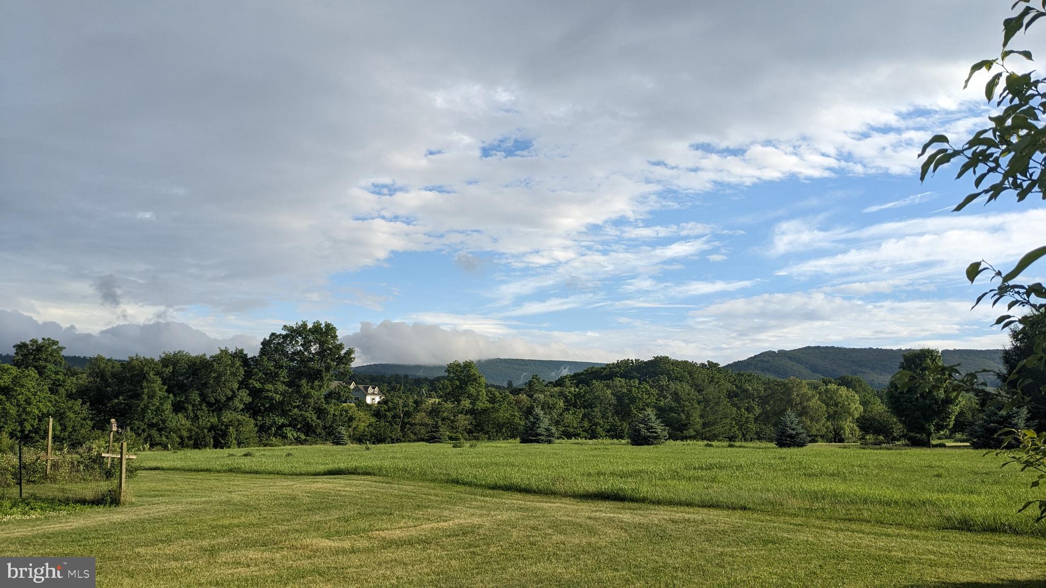 NEFF COUNTRY ESTATES - Residential