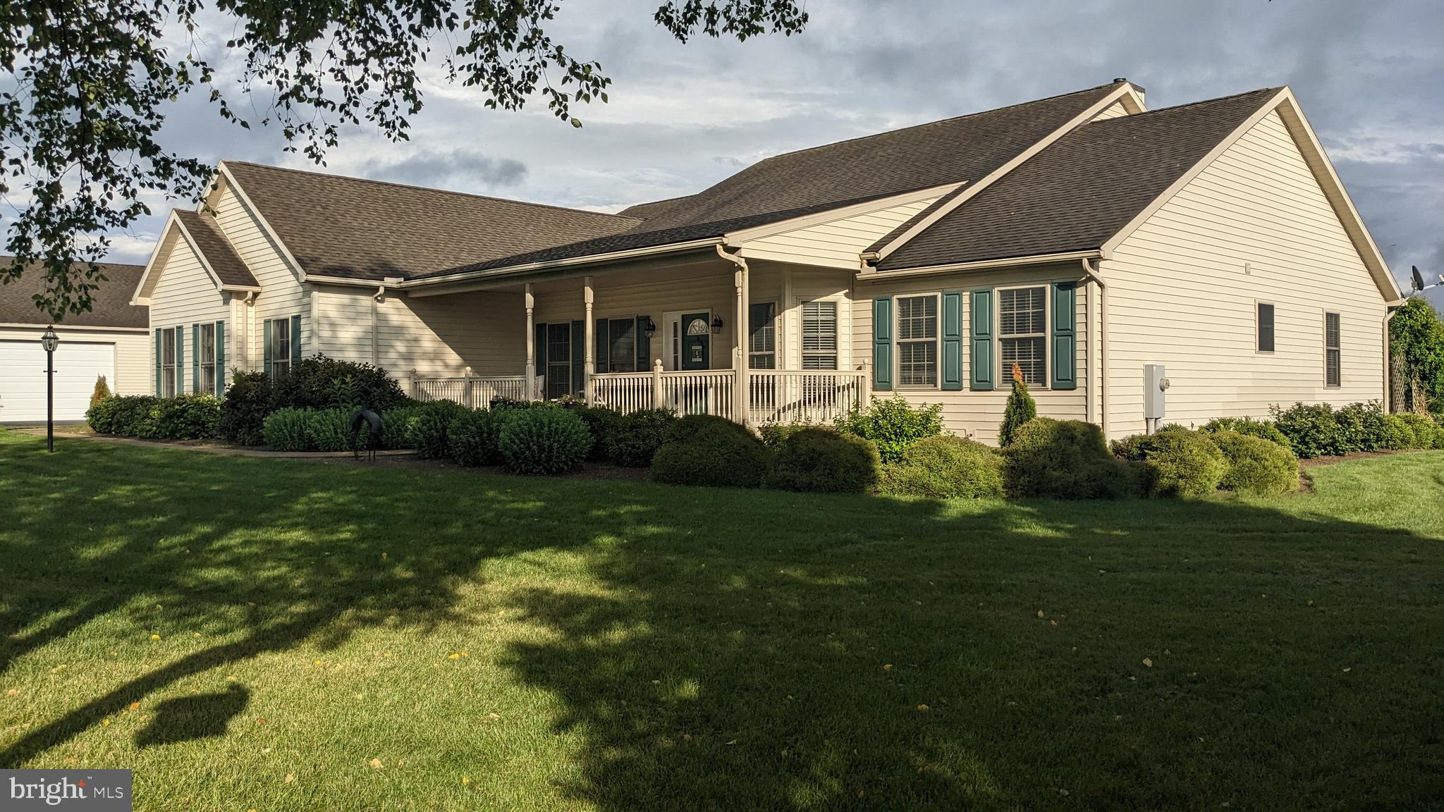 NEFF COUNTRY ESTATES - Residential