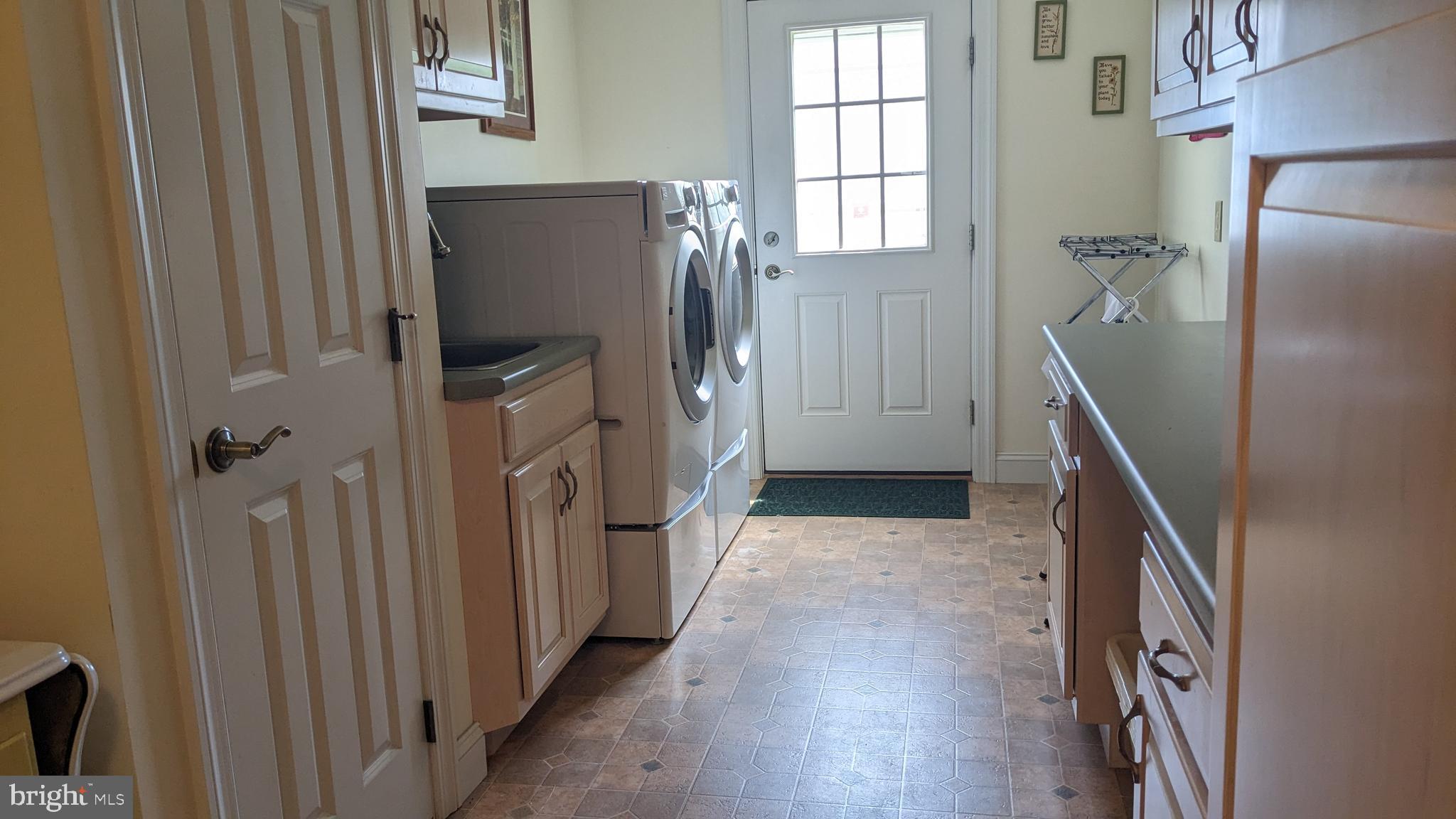 NEFF COUNTRY ESTATES - Residential