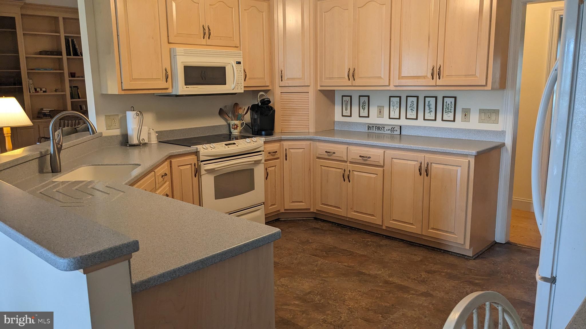 NEFF COUNTRY ESTATES - Residential