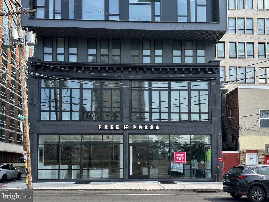 Tremendous 1,680 SF ground floor (plus usable 800 SF basement) retail space on heavily trafficked 15th Street. Billboard location for cars exiting off of I-676 Westbound onto 15th Street. Beautiful interior fitout perfect for many retail uses including showroom, medical, convenience, or boutique office. Schedule a showing today! This will be a NNN plus utilities.