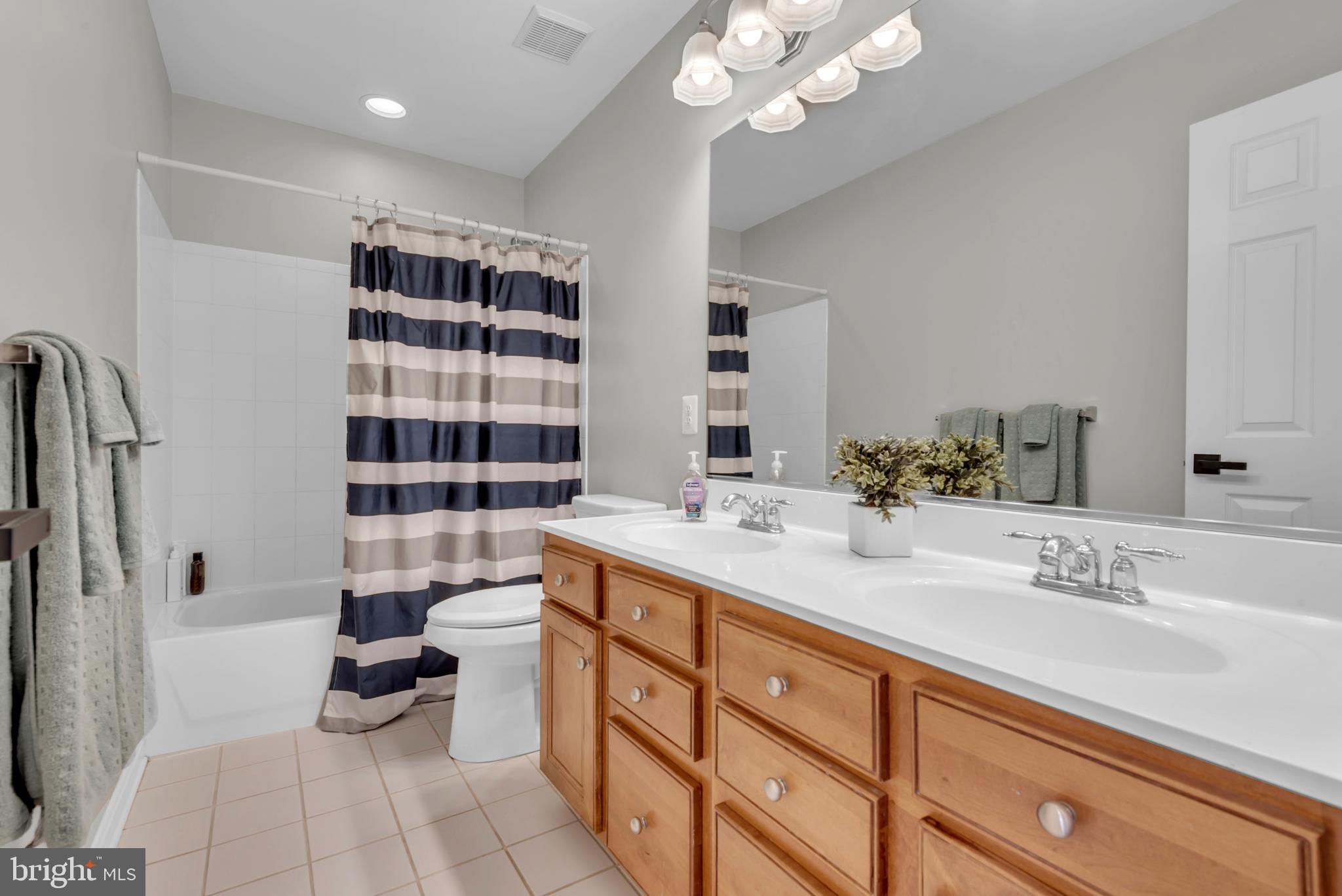 NORTH BROOK - Residential