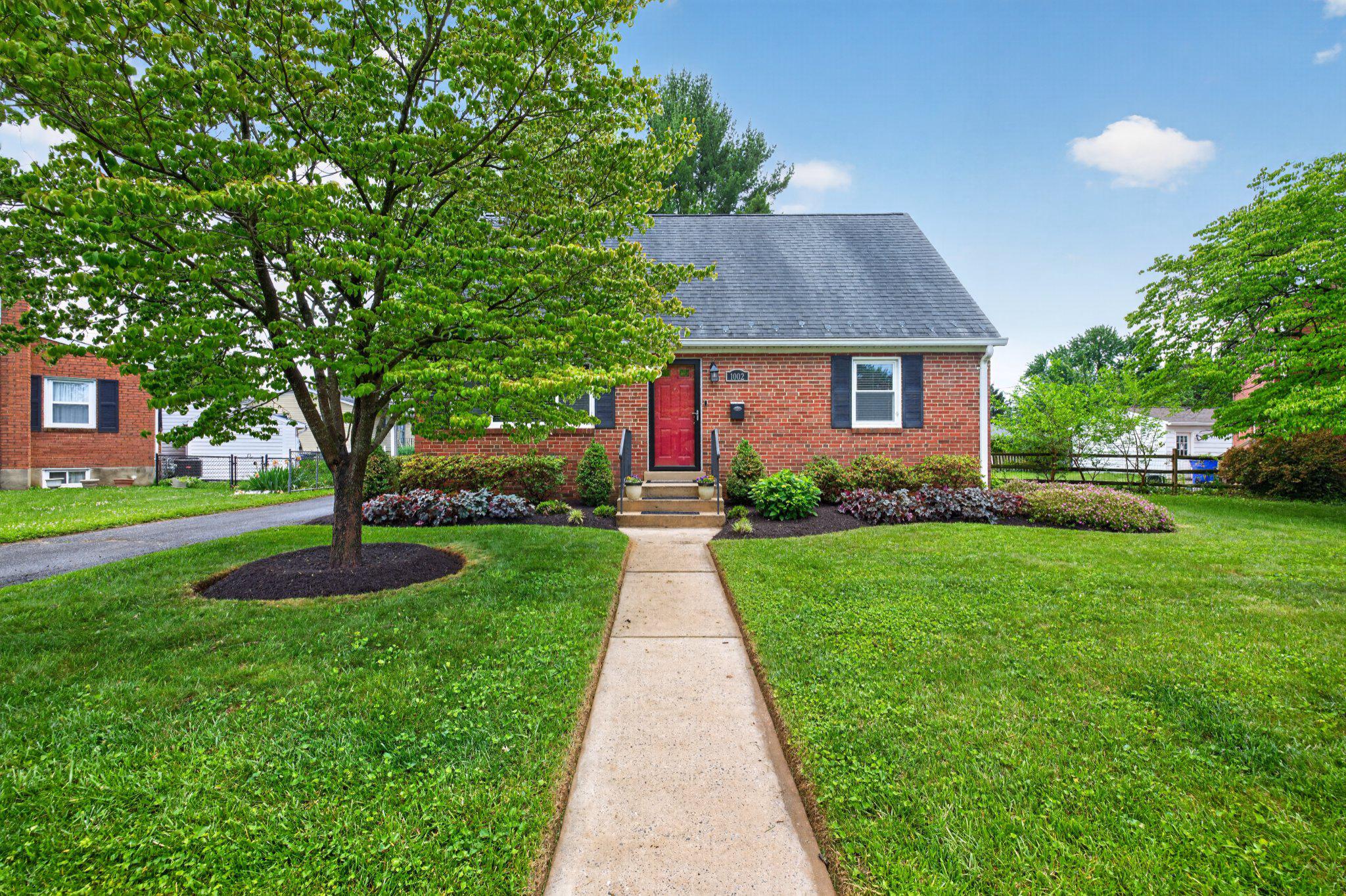 COLLEGE ESTATES - Residential