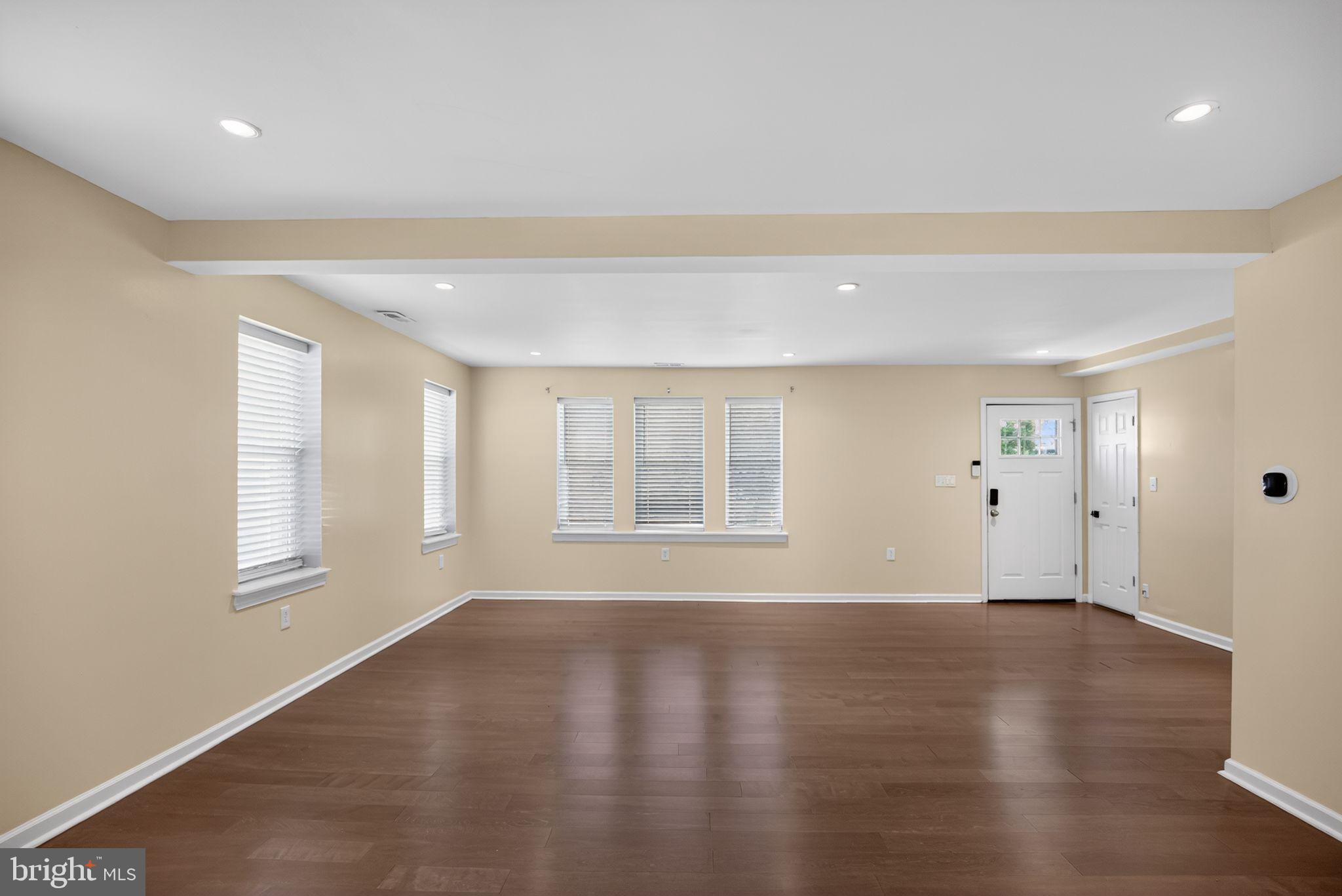 GLENSIDE - Residential