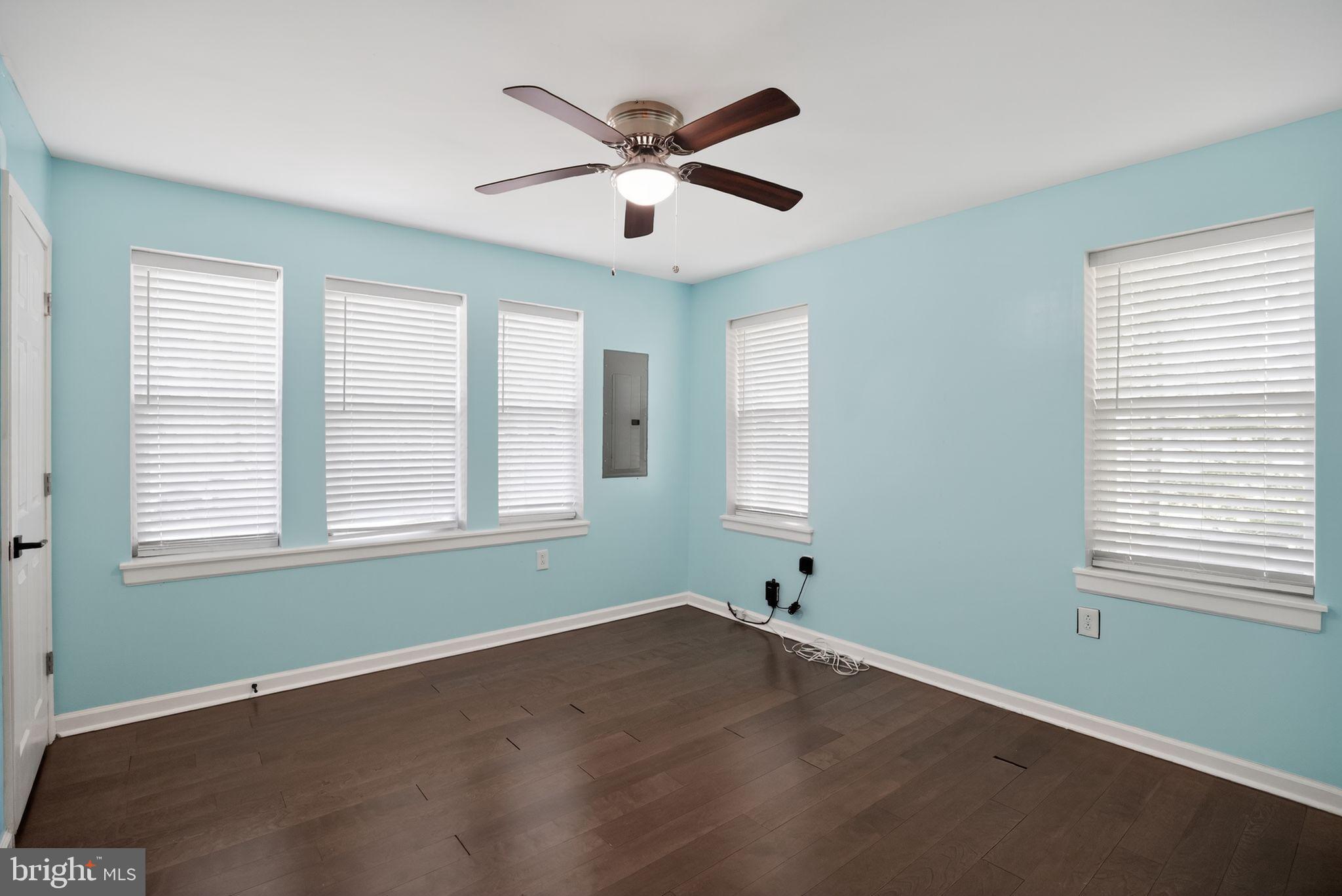 GLENSIDE - Residential