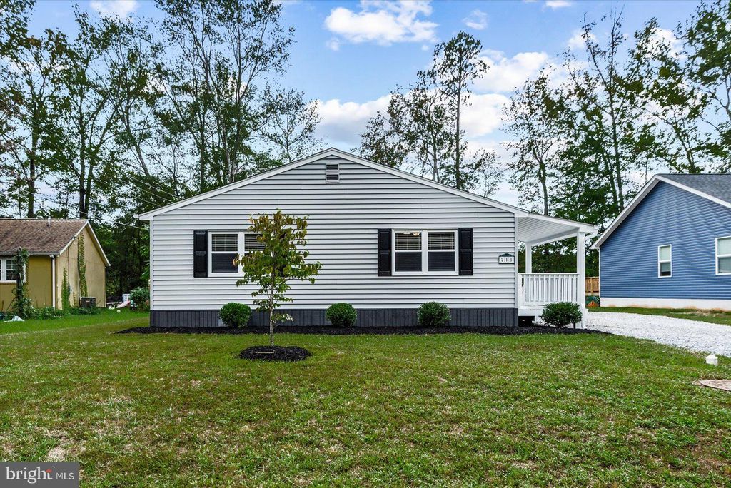Photo of 218 Circle Lane, COLONIAL BEACH, VA 22443 (MLS # VAWE2009832)