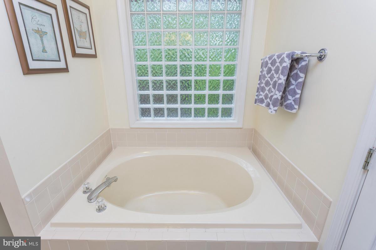 SALEM COURTS - Residential