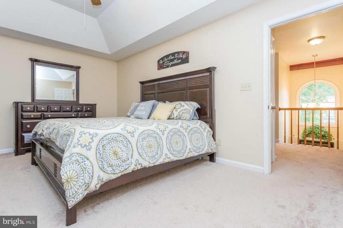 SALEM COURTS - Residential