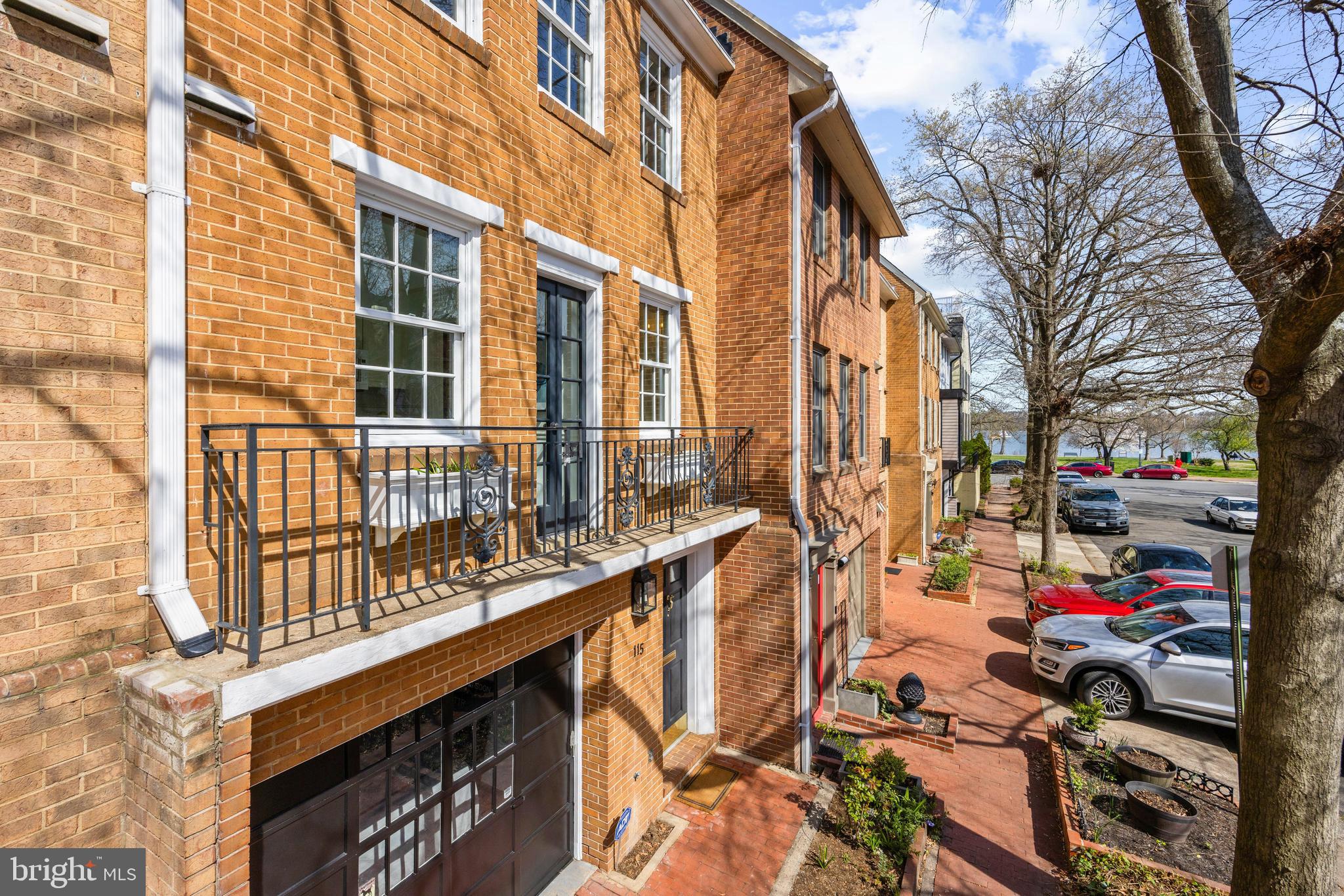 BRANDT TOWNHOUSE - Residential