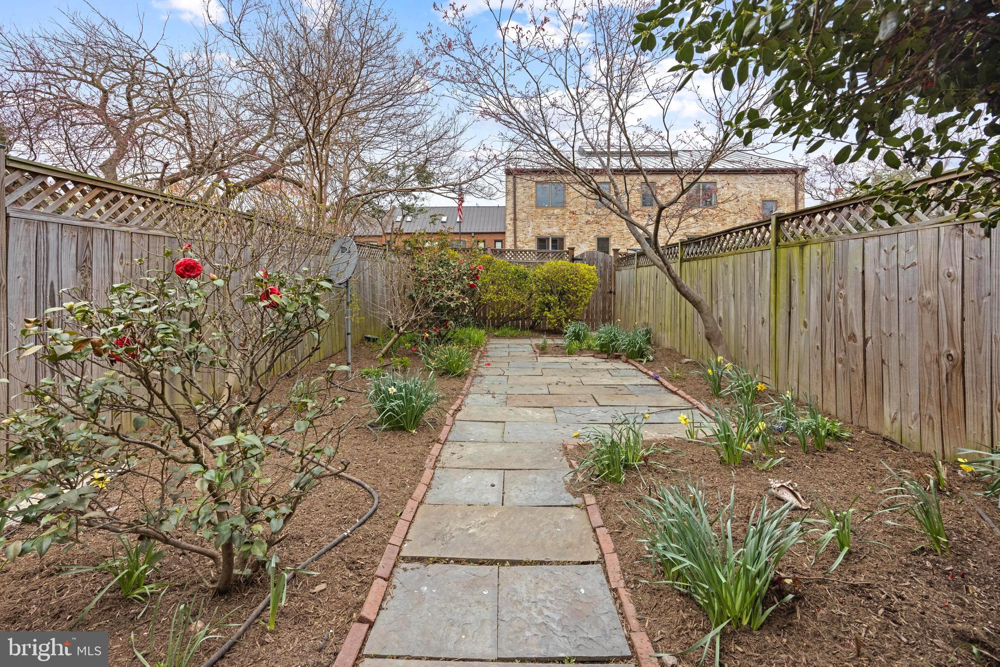 BRANDT TOWNHOUSE - Residential