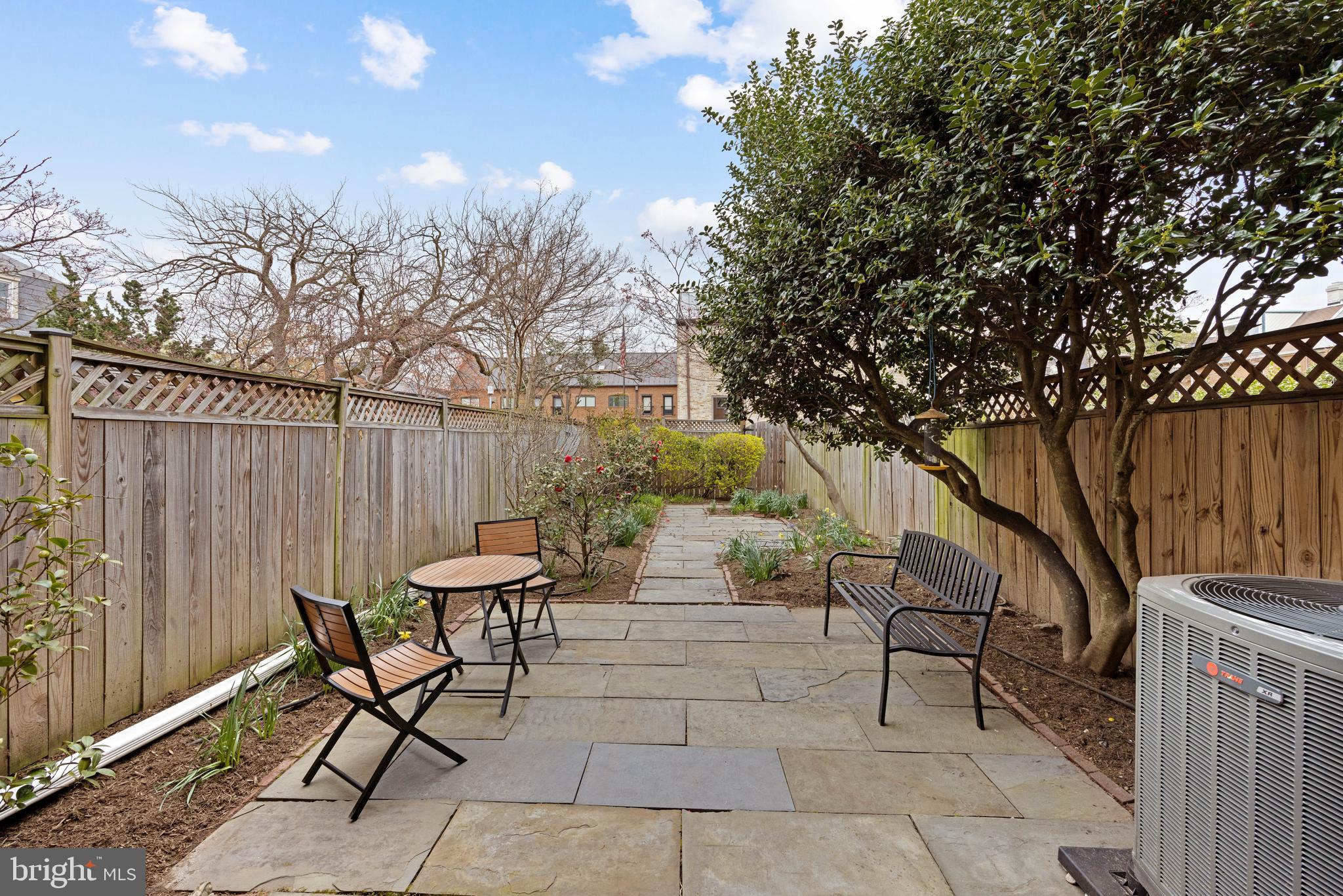 BRANDT TOWNHOUSE - Residential