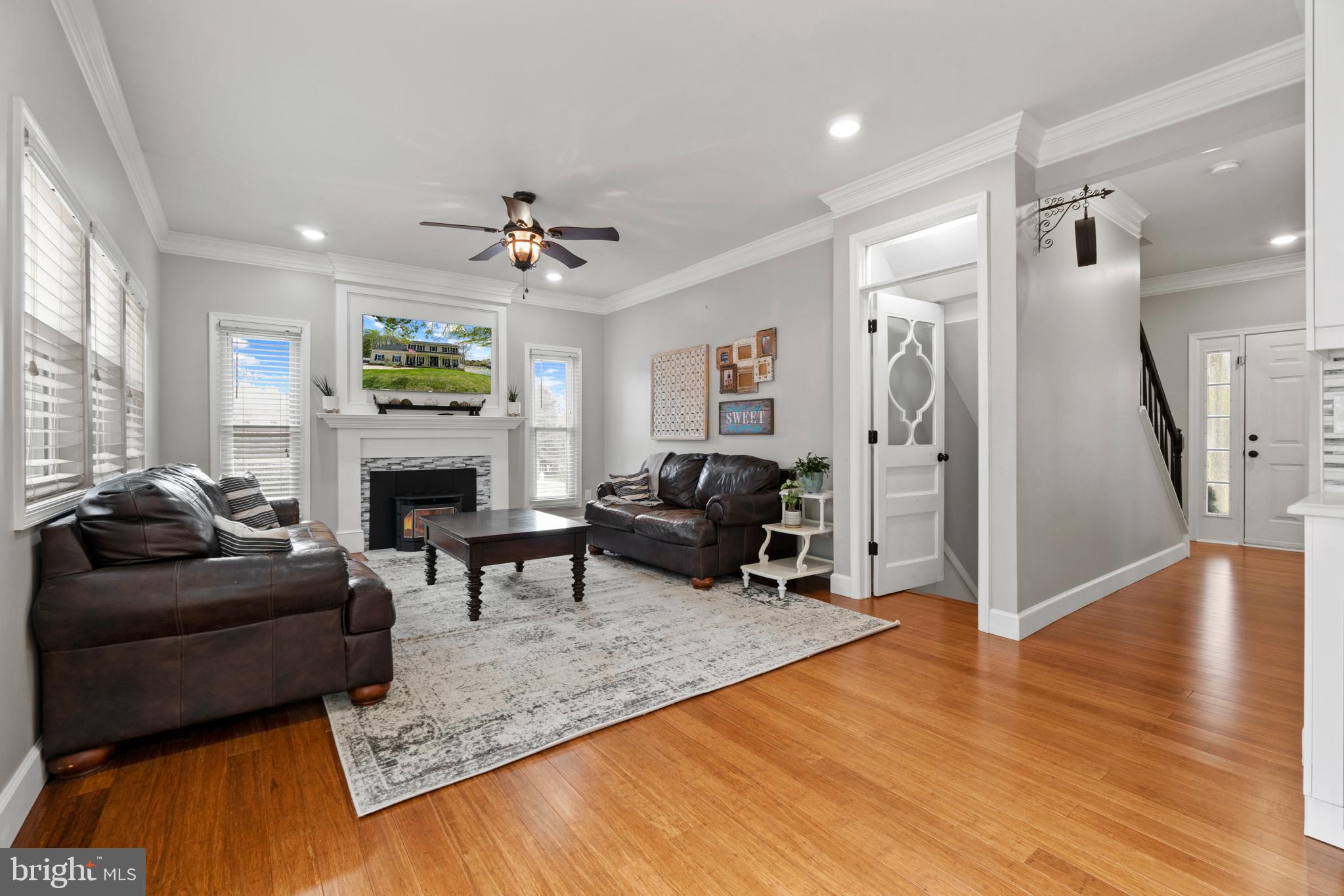 CROWN MANOR - Residential