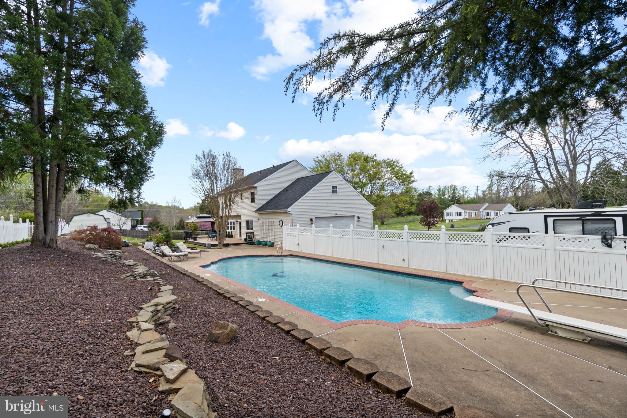 CROWN MANOR - Residential