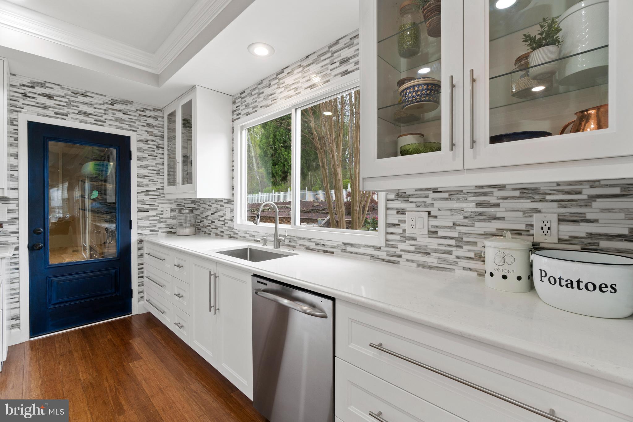 CROWN MANOR - Residential