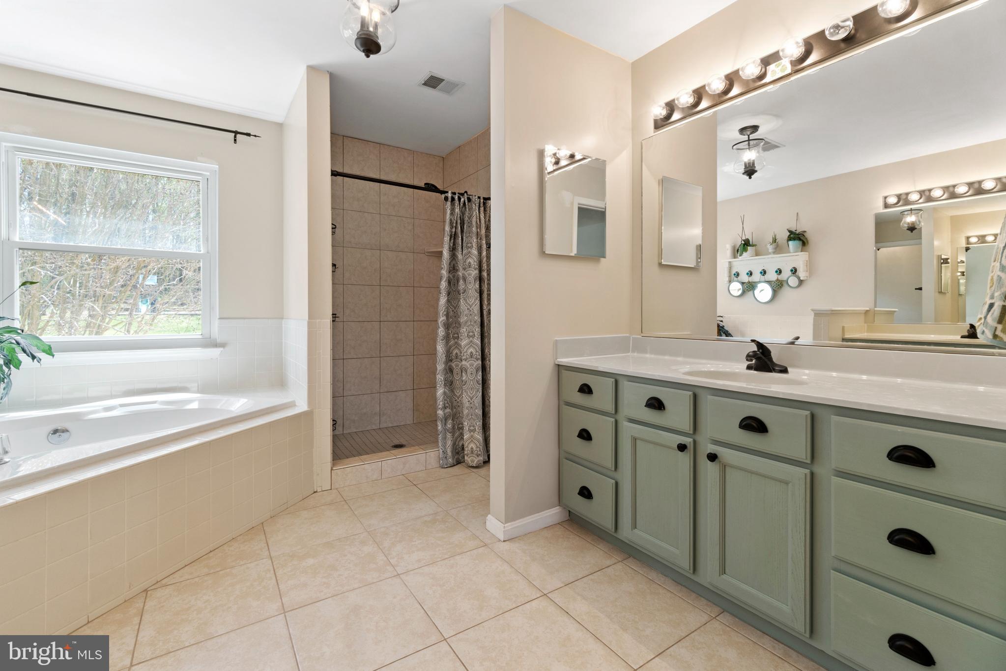 CROWN MANOR - Residential