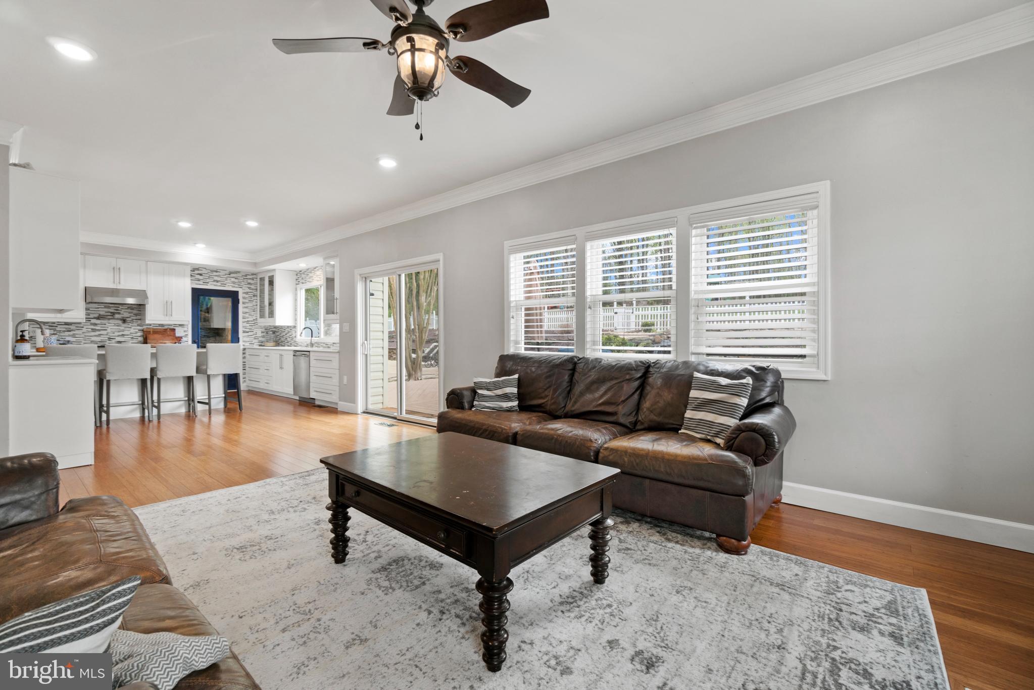 CROWN MANOR - Residential