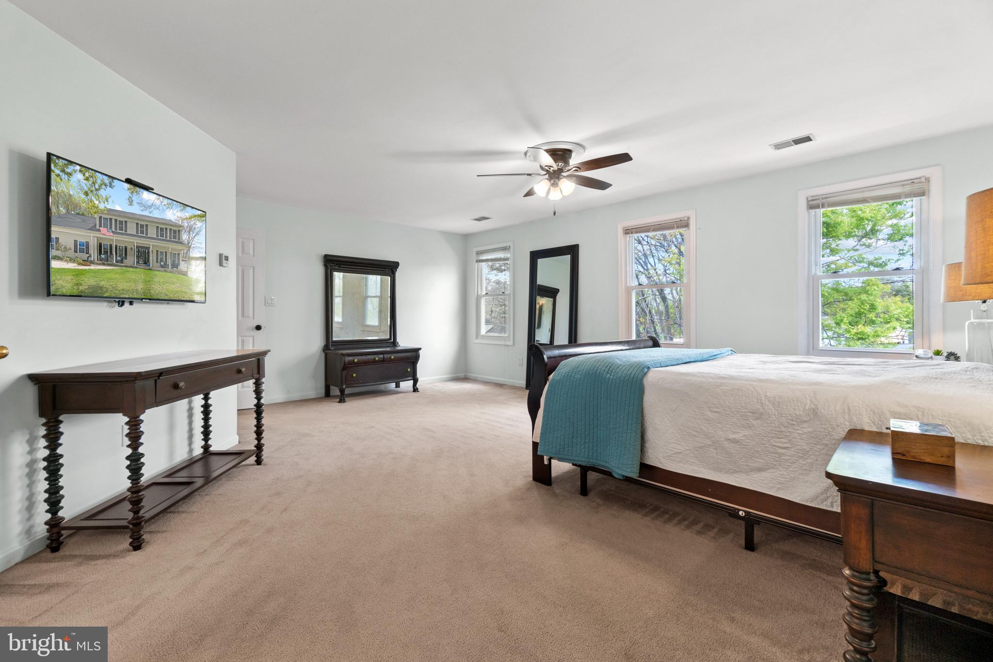 CROWN MANOR - Residential