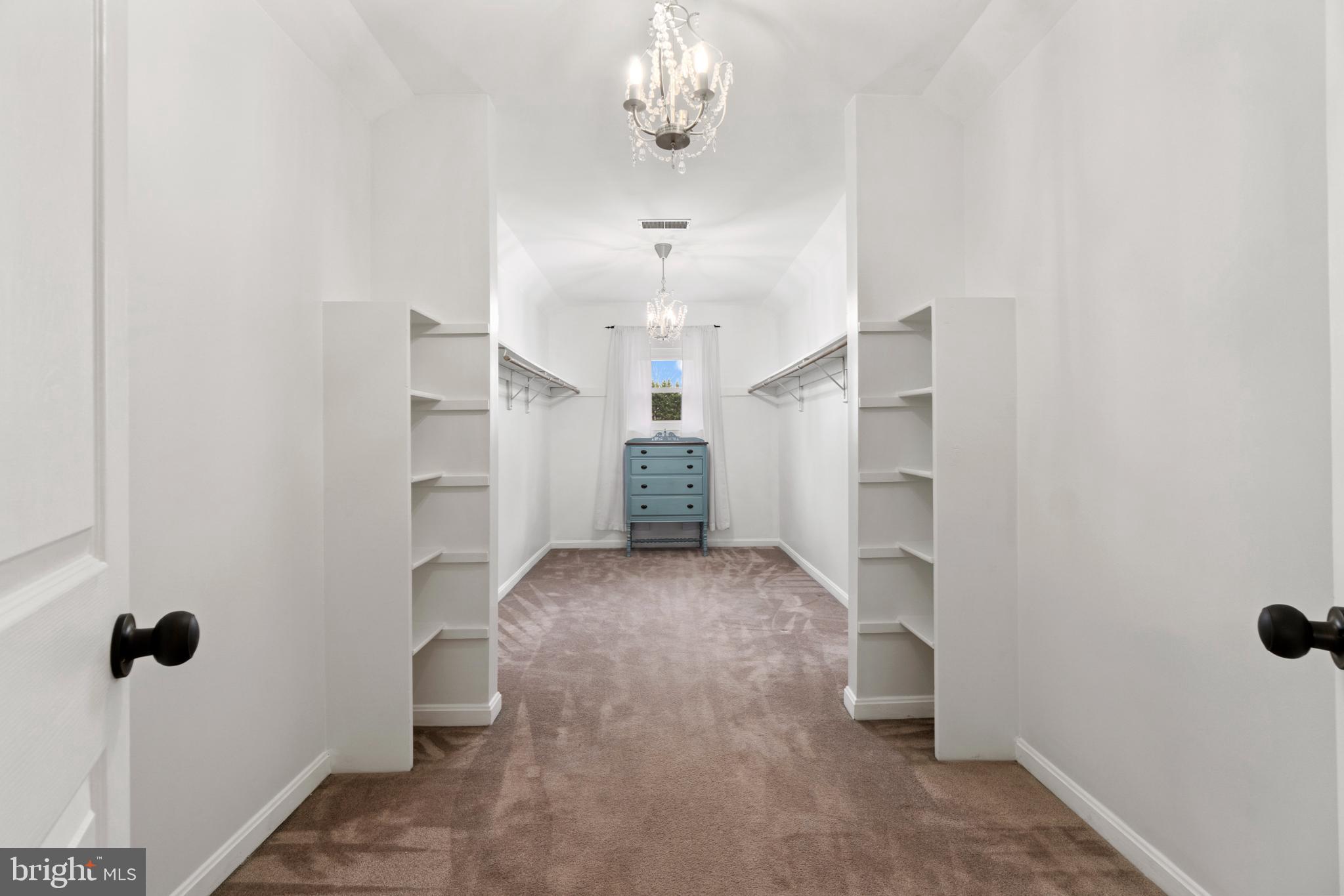 CROWN MANOR - Residential