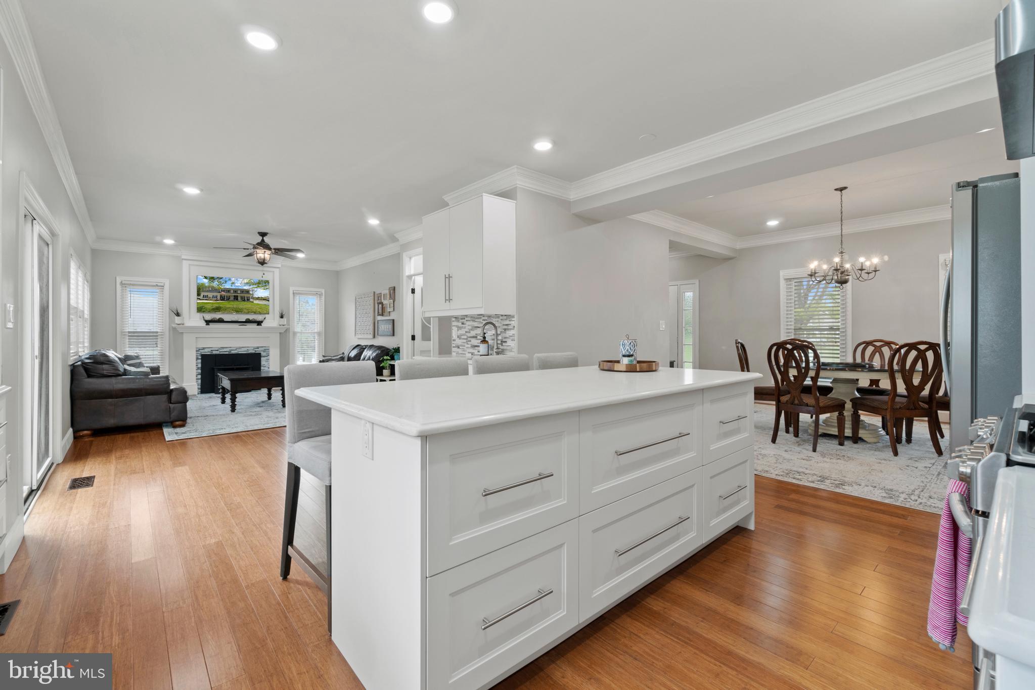 CROWN MANOR - Residential