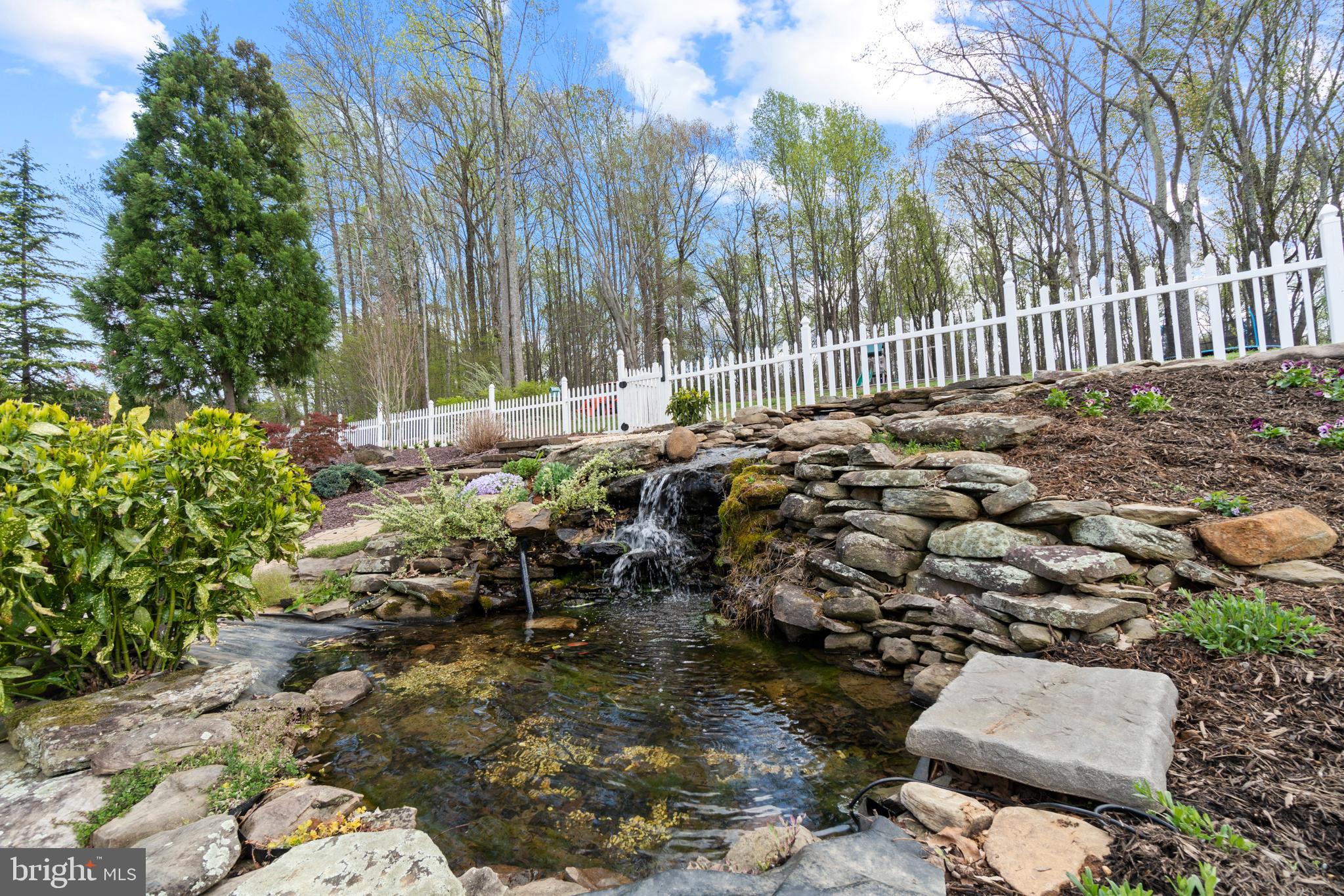 CROWN MANOR - Residential