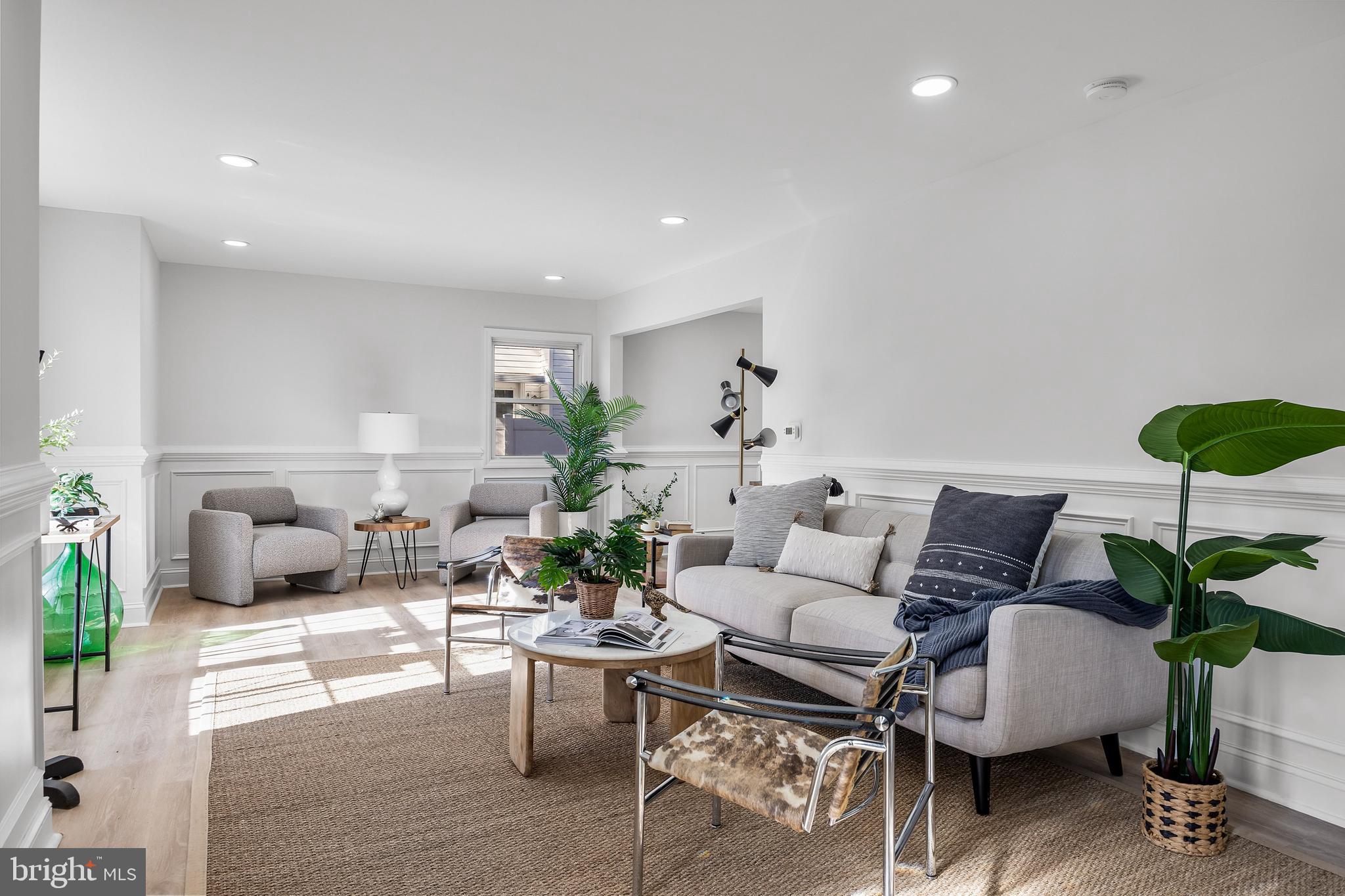 2204 NEW ALBANY ROAD