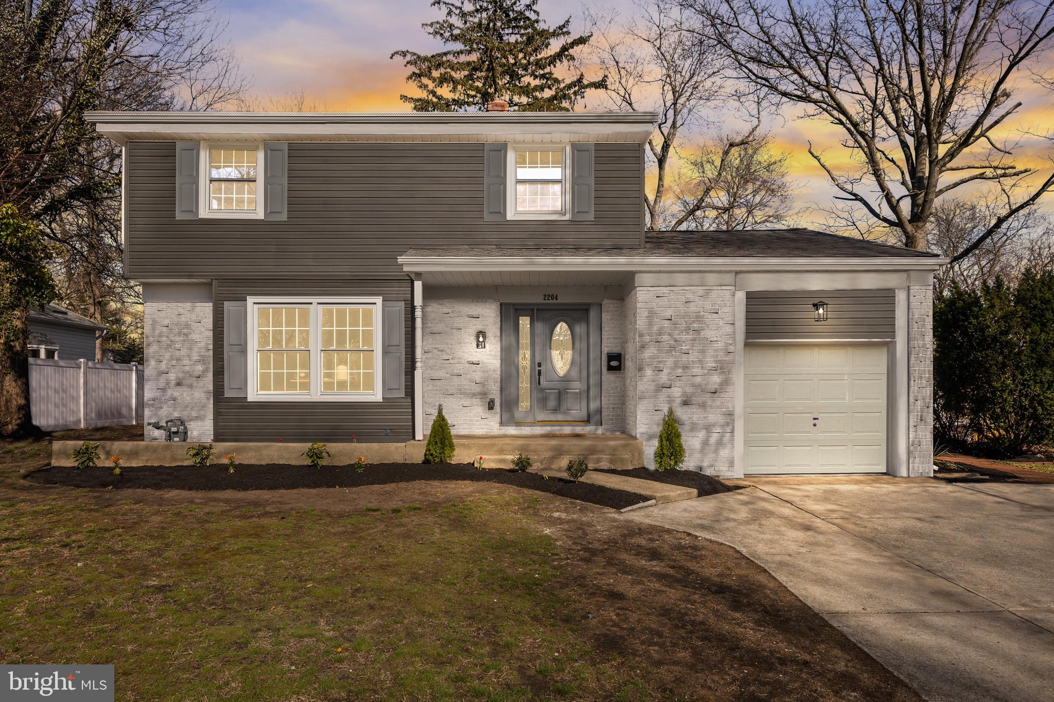 2204 NEW ALBANY ROAD