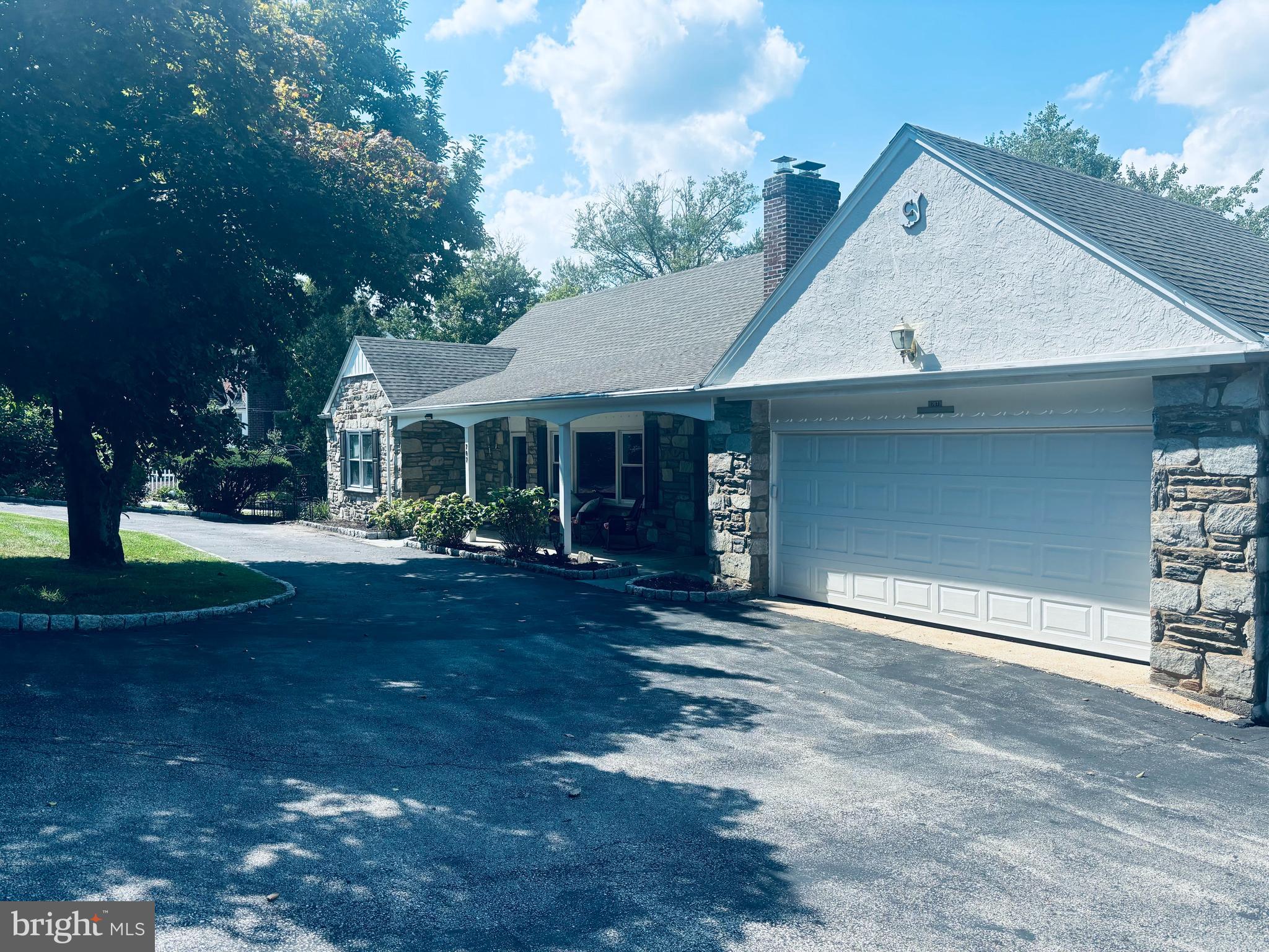 LAFAYETTE HILL - Residential