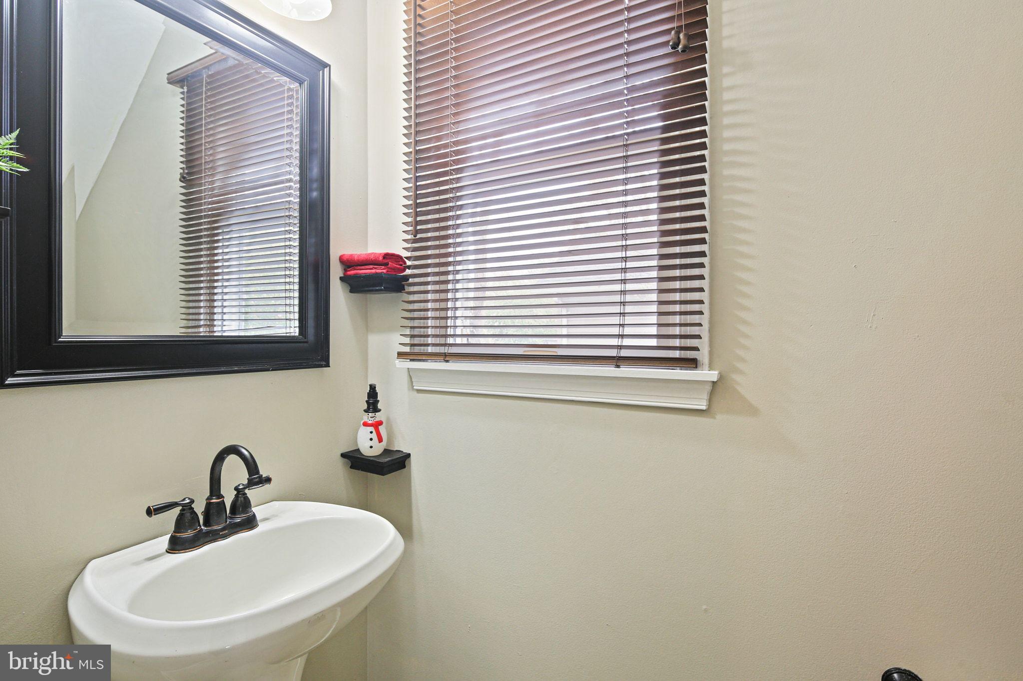 WOODLAND BEACH - Residential