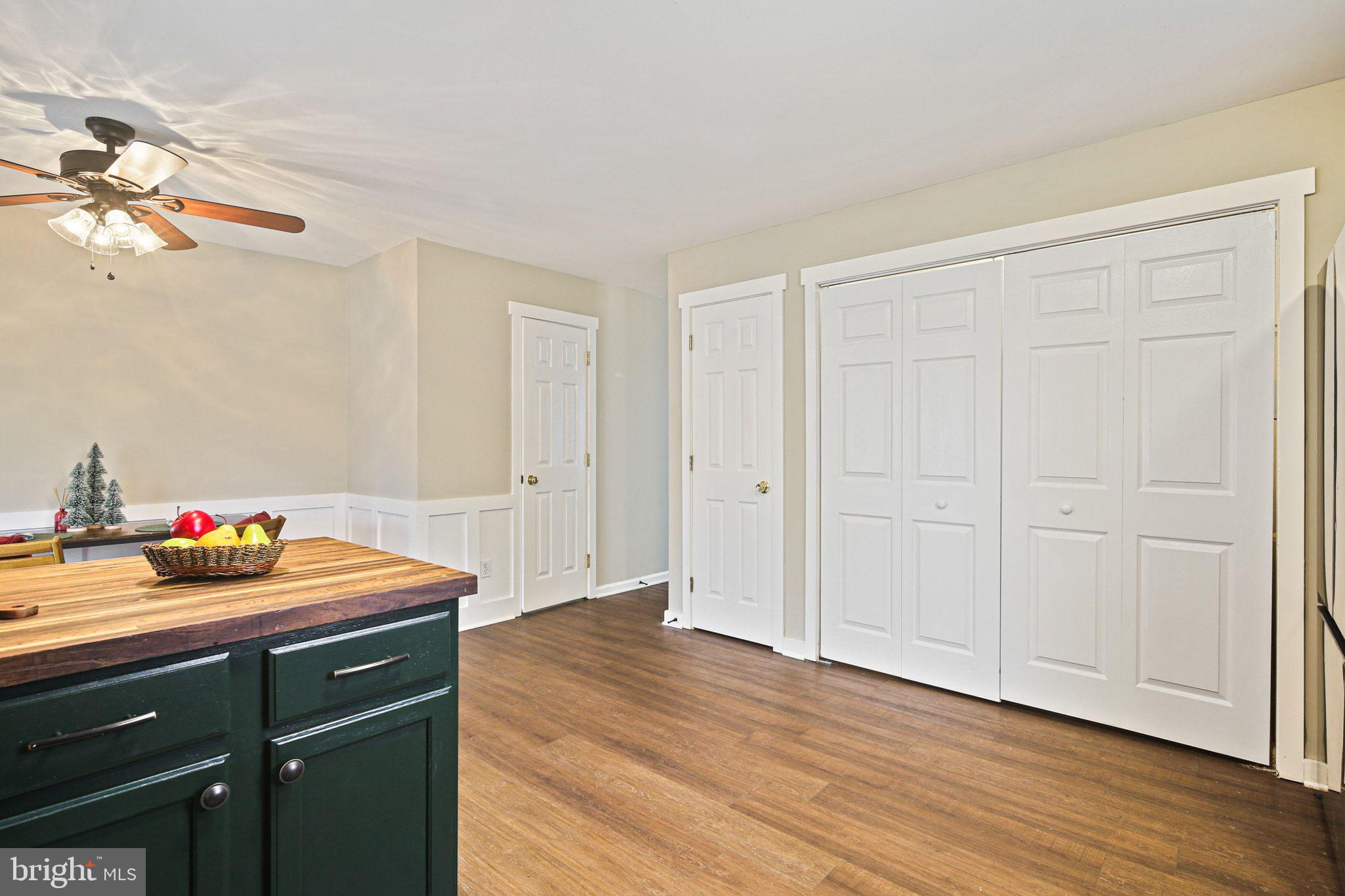 WOODLAND BEACH - Residential