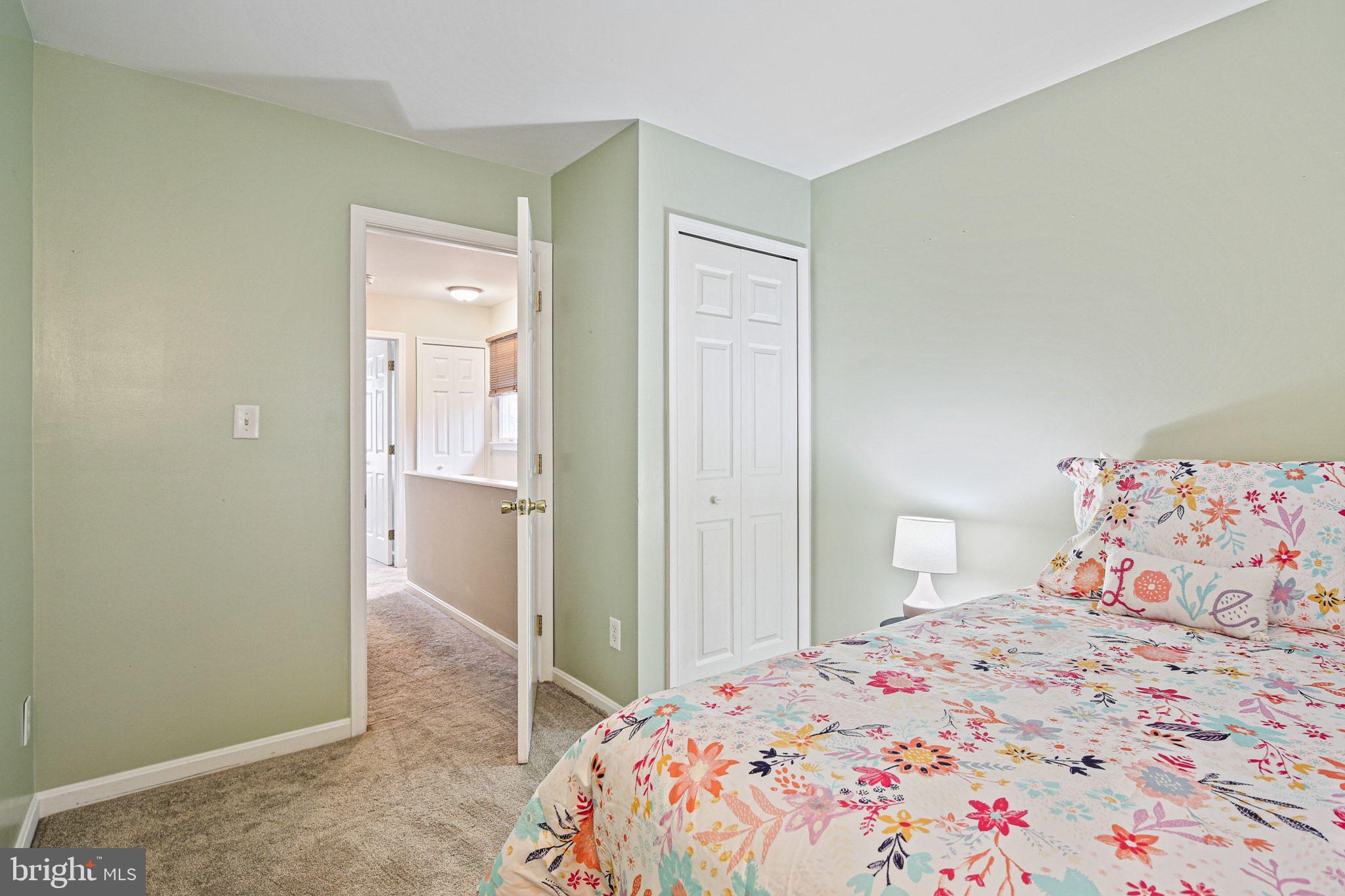 WOODLAND BEACH - Residential