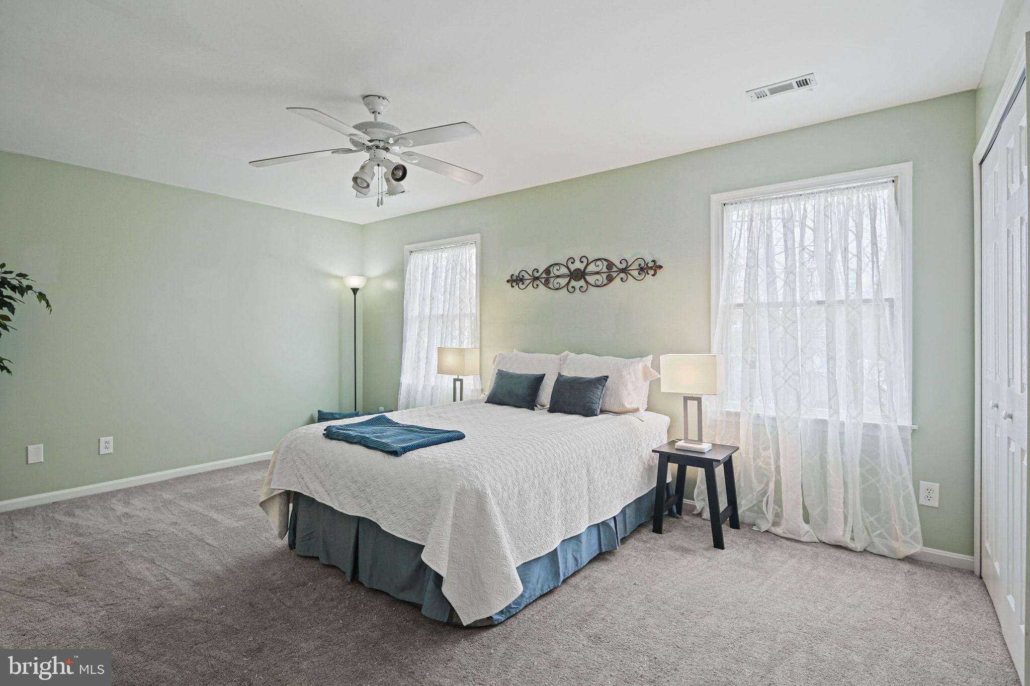 WOODLAND BEACH - Residential