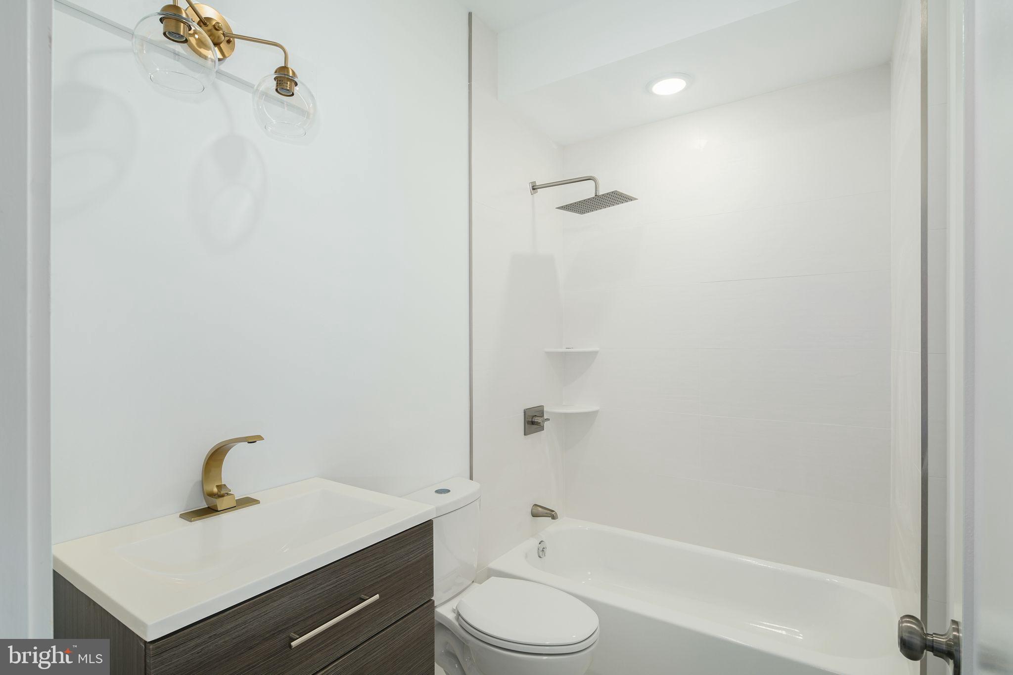 GRADUATE HOSPITAL - Residential Lease