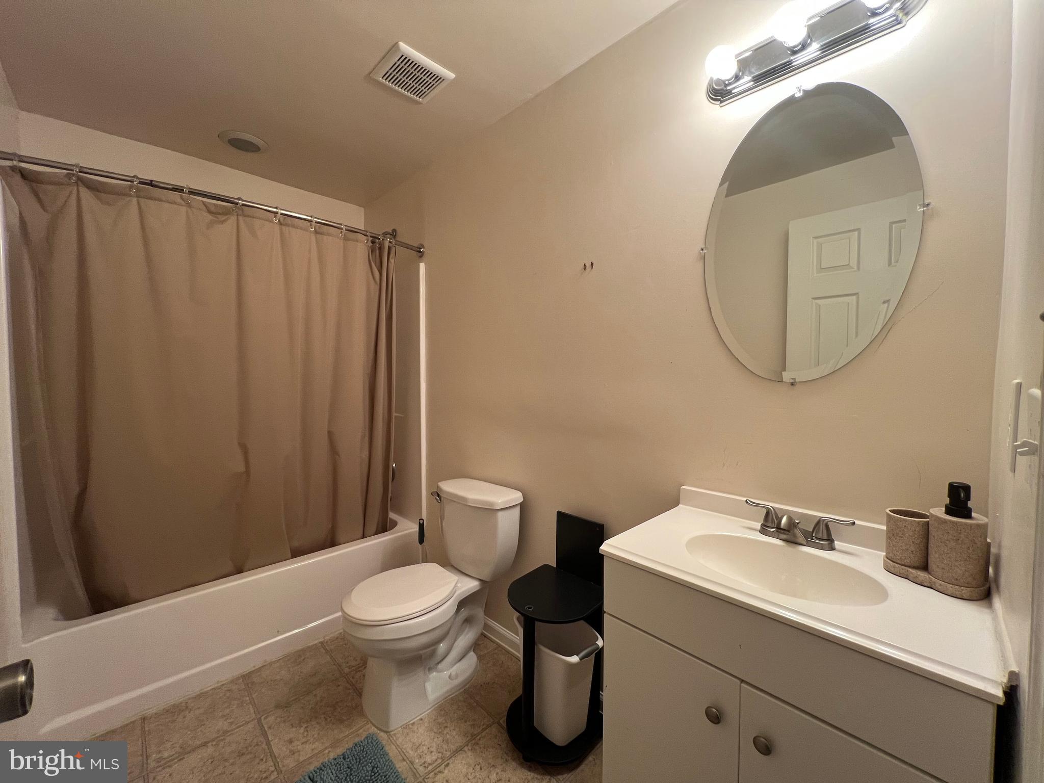 BENTWOOD ESTATES - Residential Lease