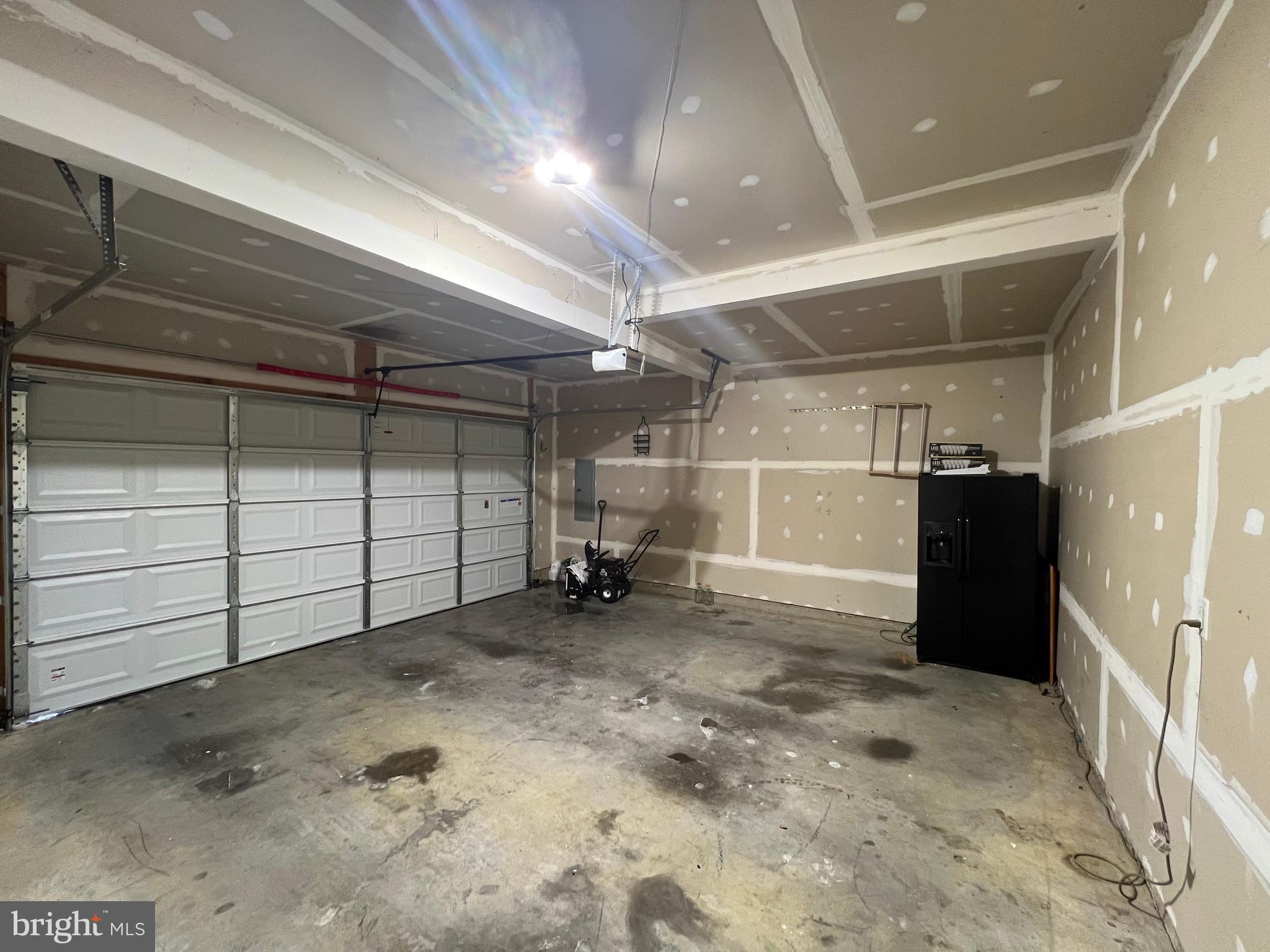 BENTWOOD ESTATES - Residential Lease