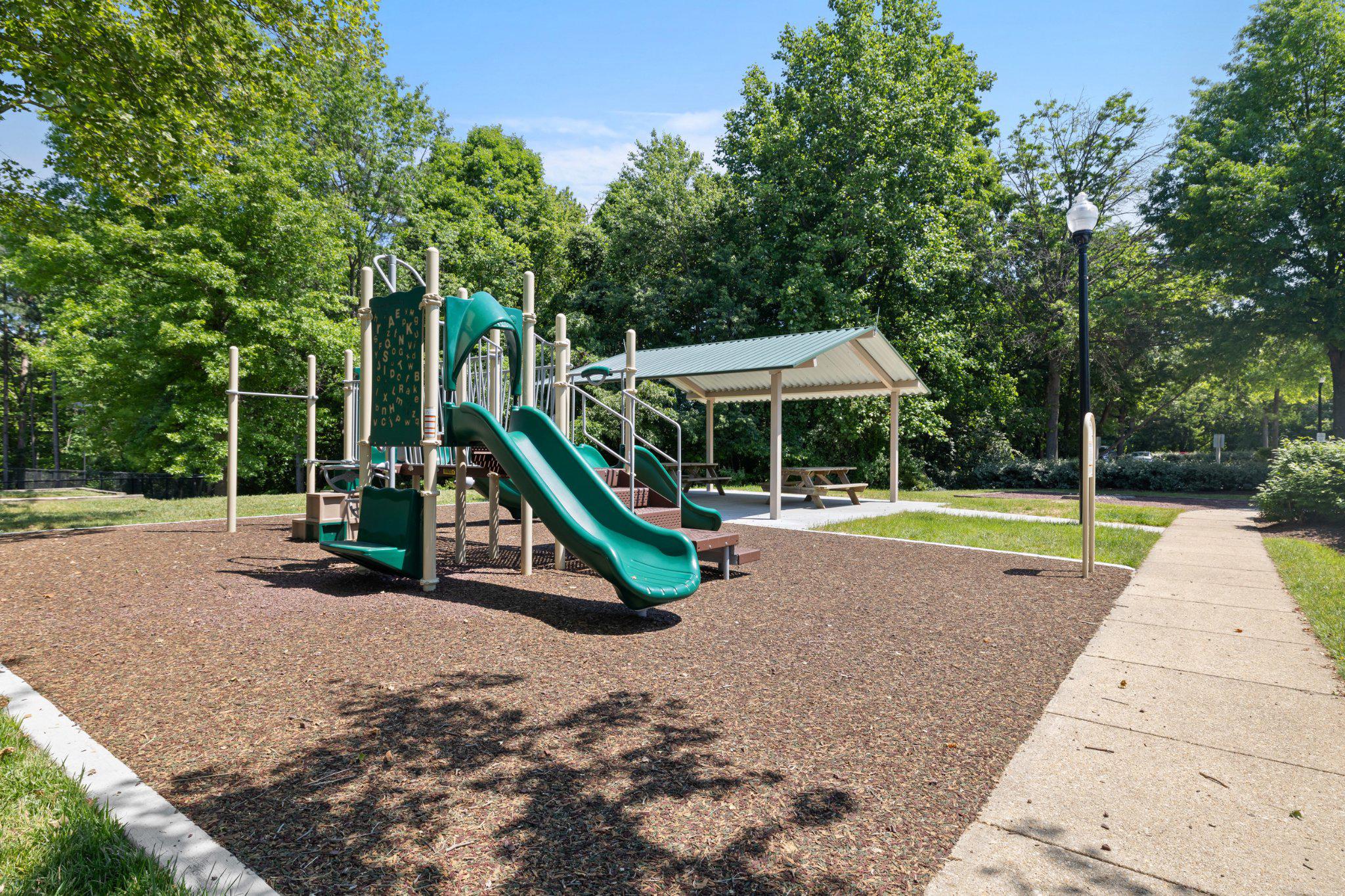 RUSSETT - Residential