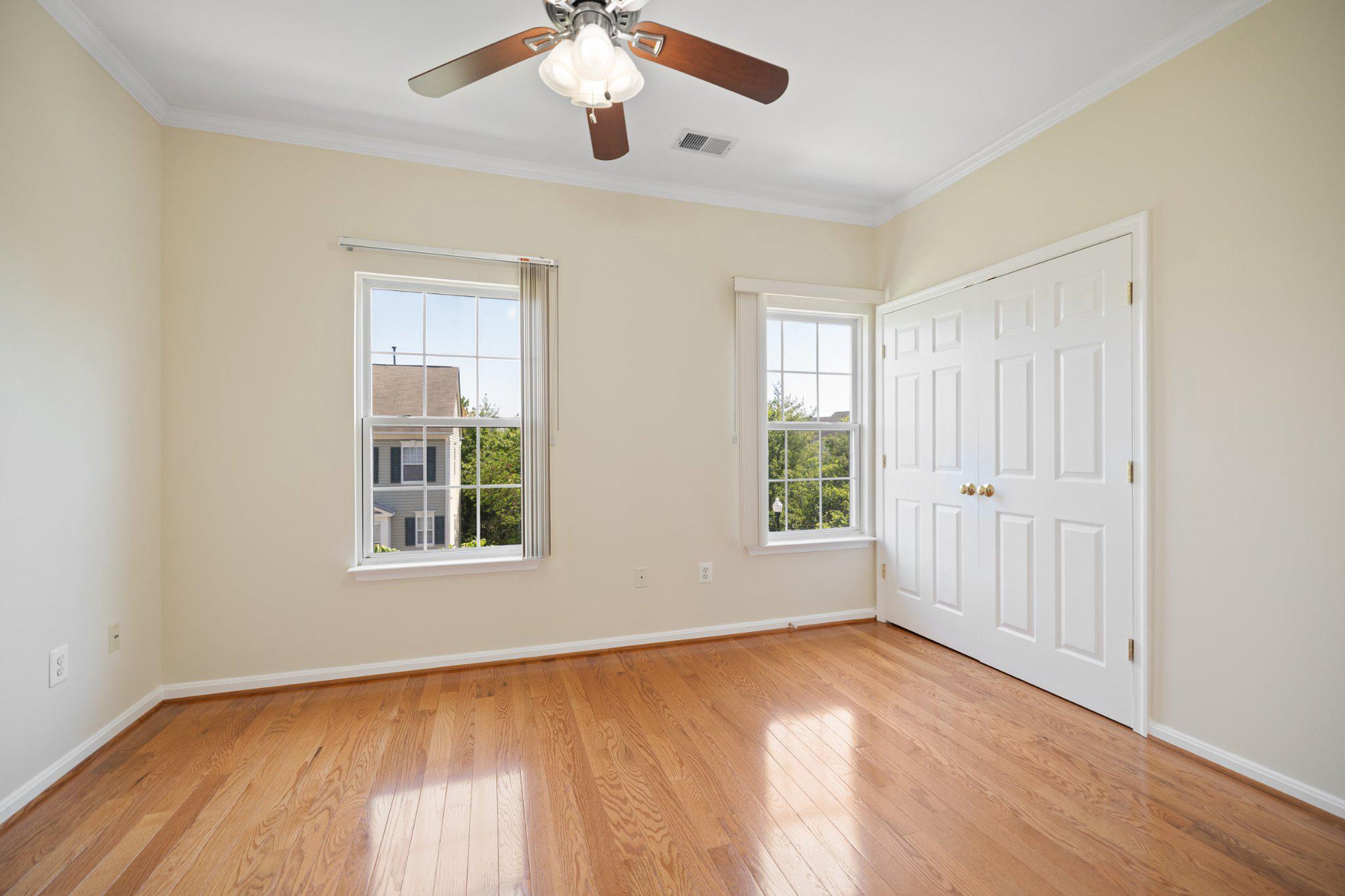 RUSSETT - Residential