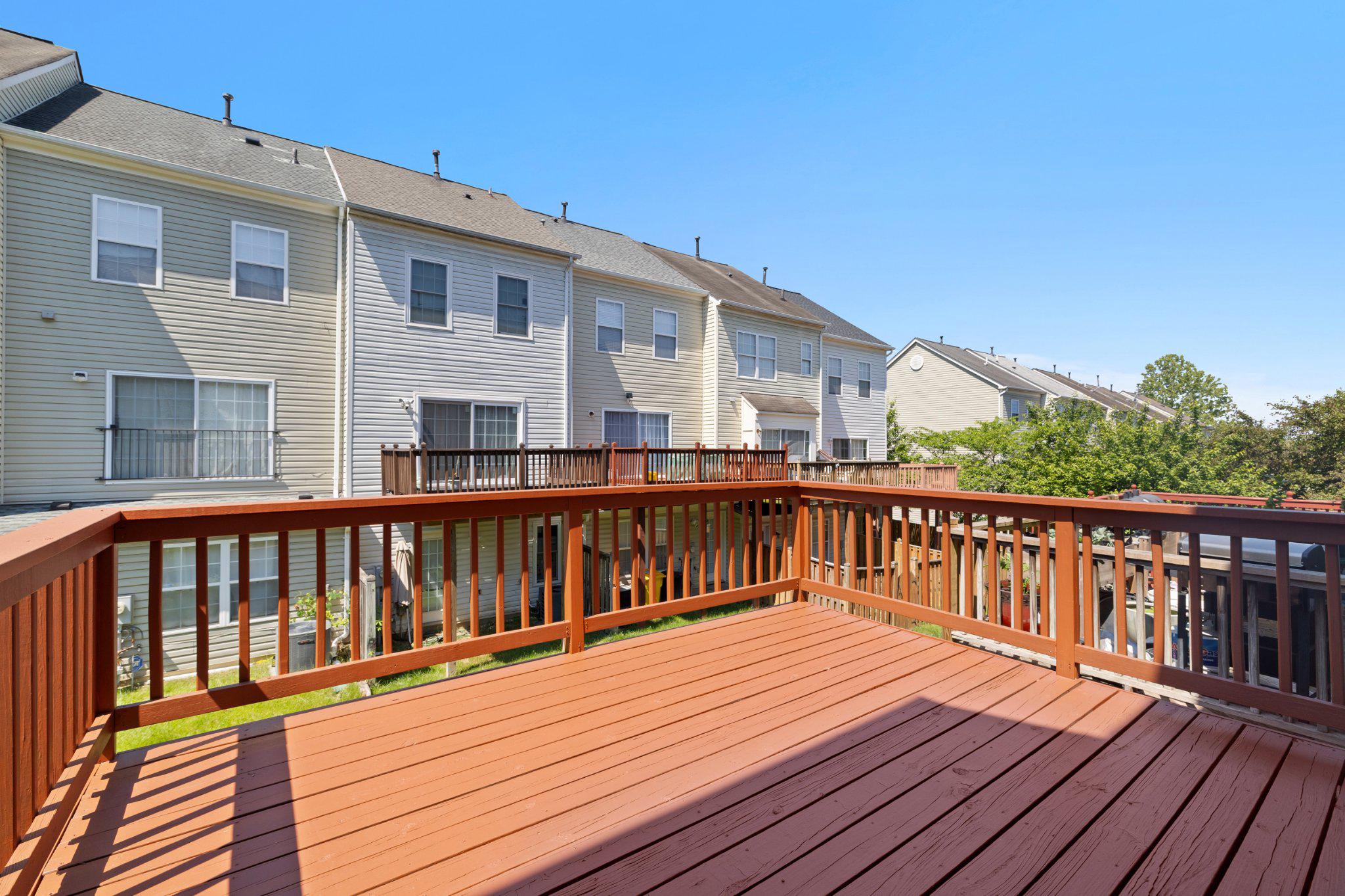 RUSSETT - Residential