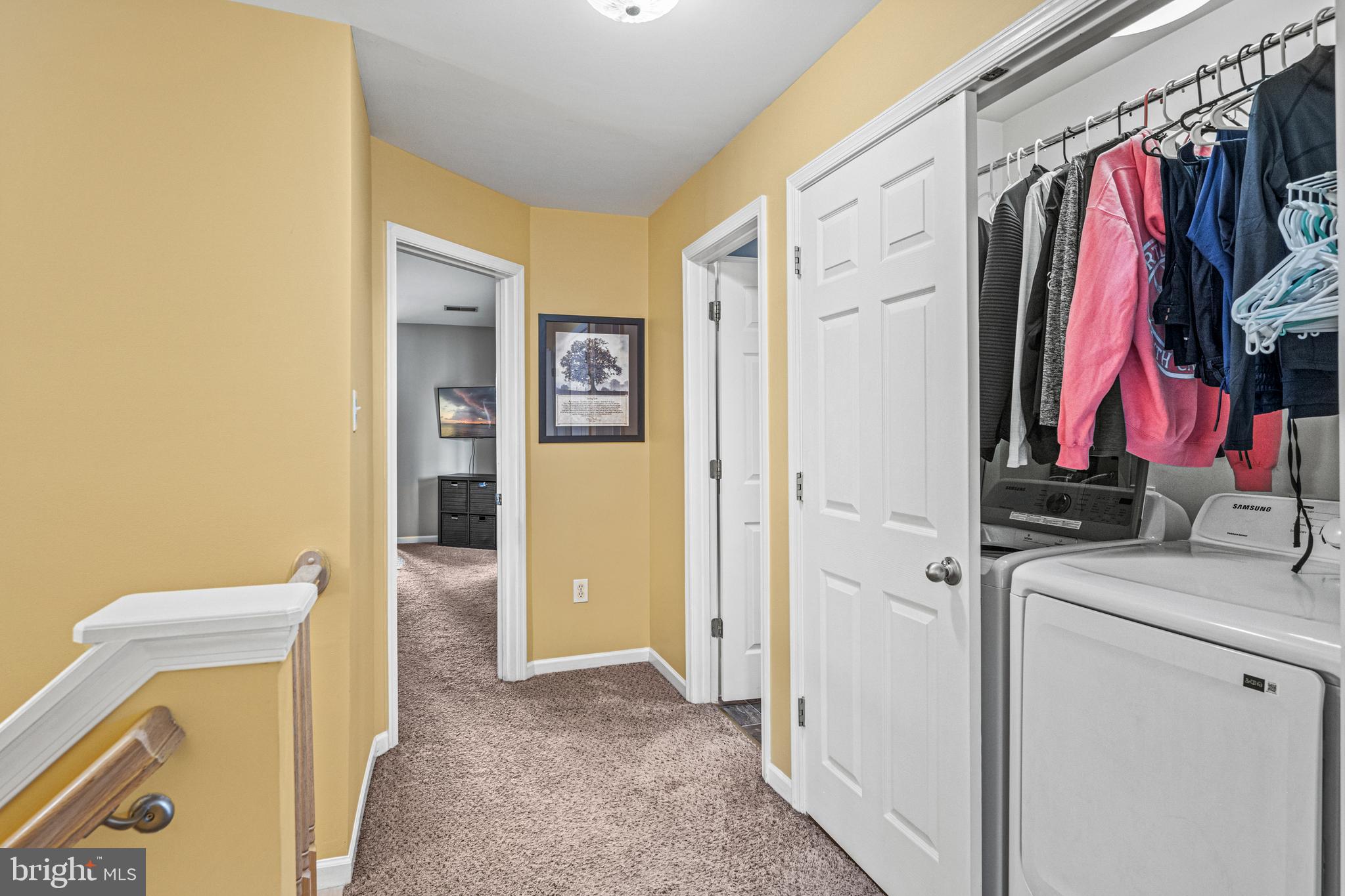 COLLEGE HILLS - Residential