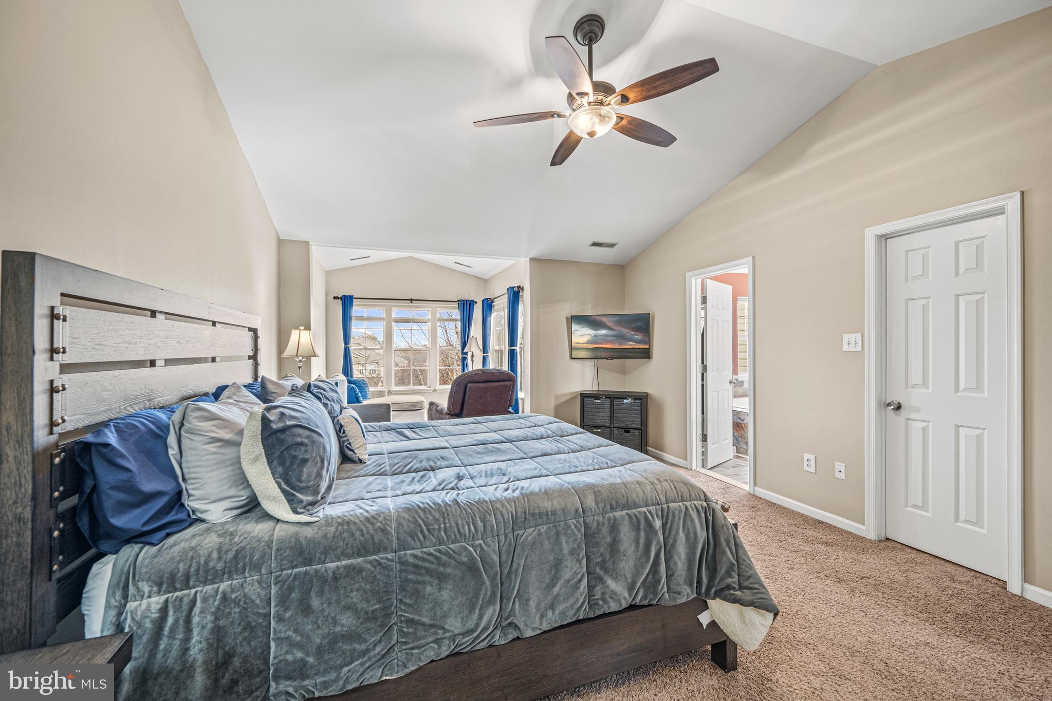 COLLEGE HILLS - Residential