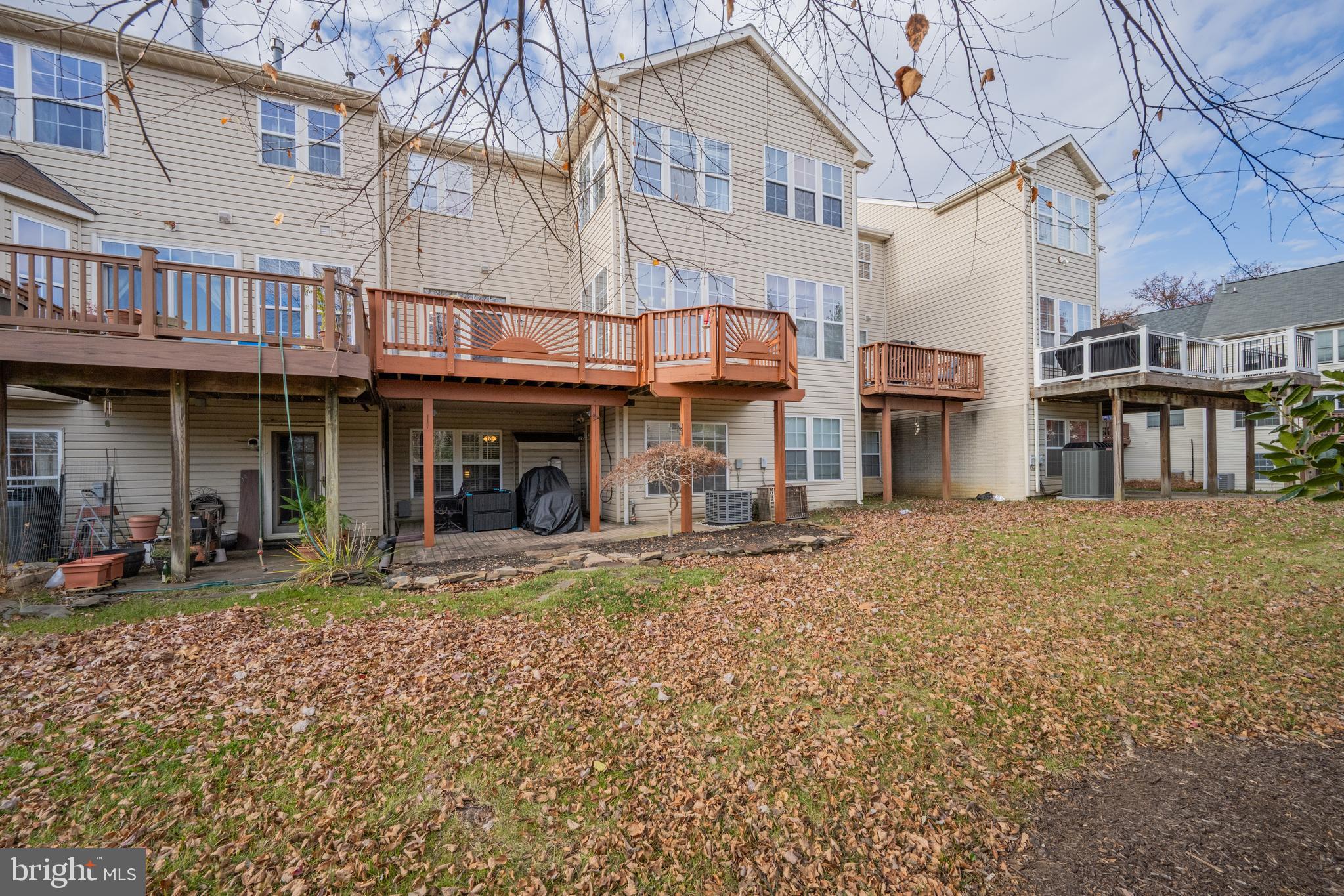 COLLEGE HILLS - Residential