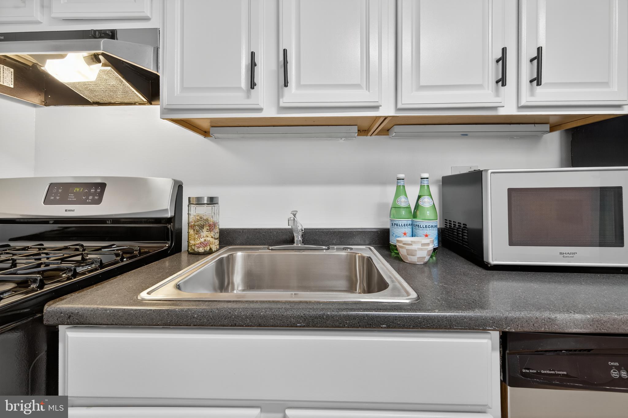 1514 17TH STREET NW B6