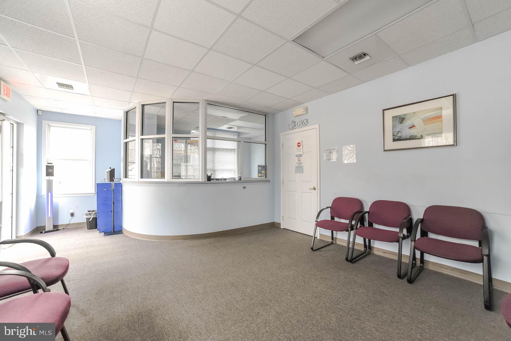 FOXWELL - Commercial Sale