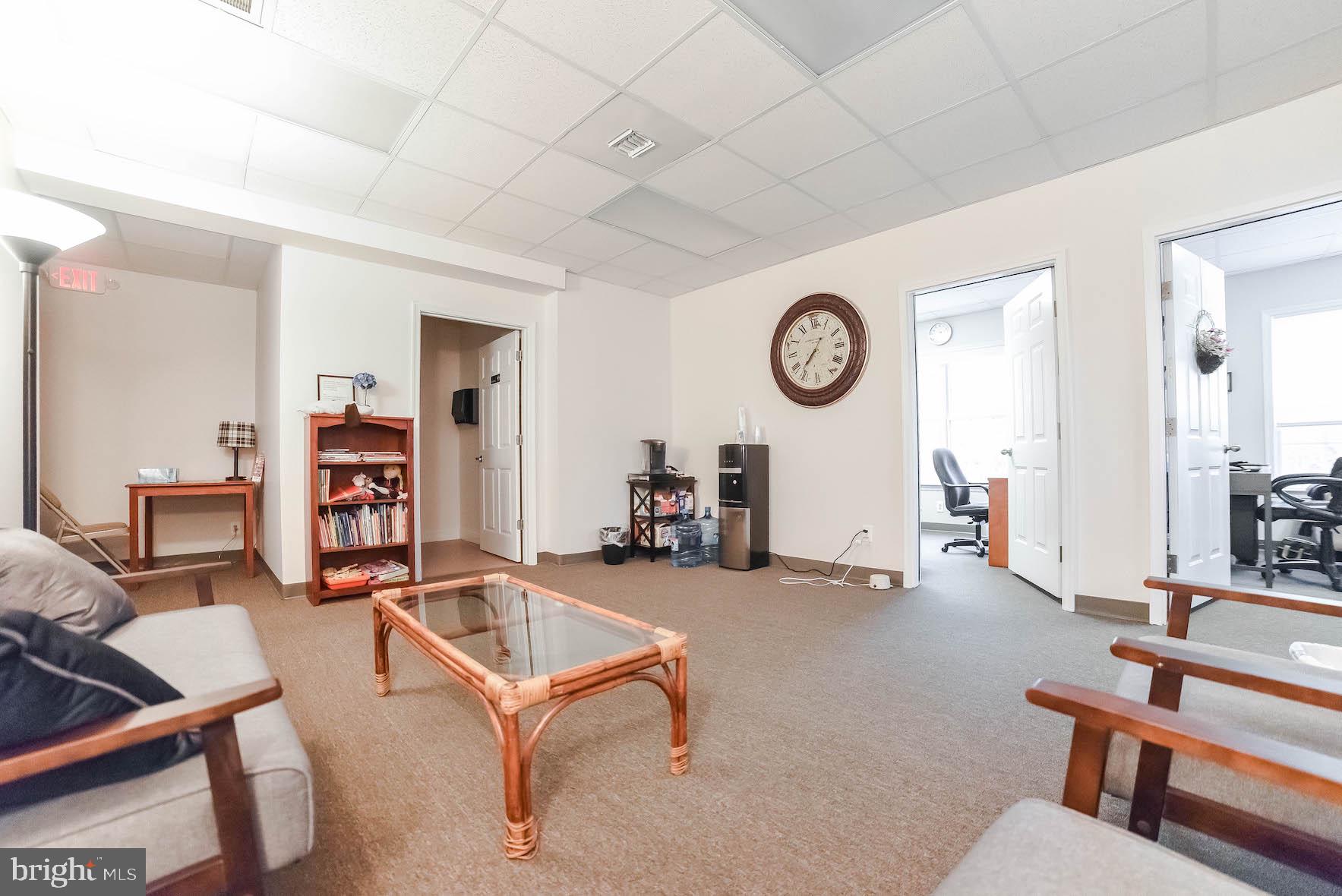 FOXWELL - Commercial Sale