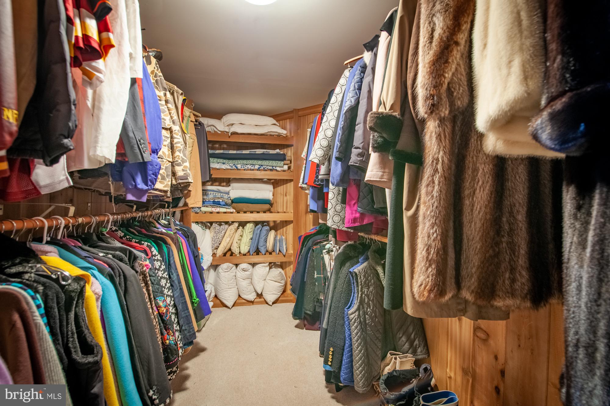 WIMBLEDON FARMS - Residential