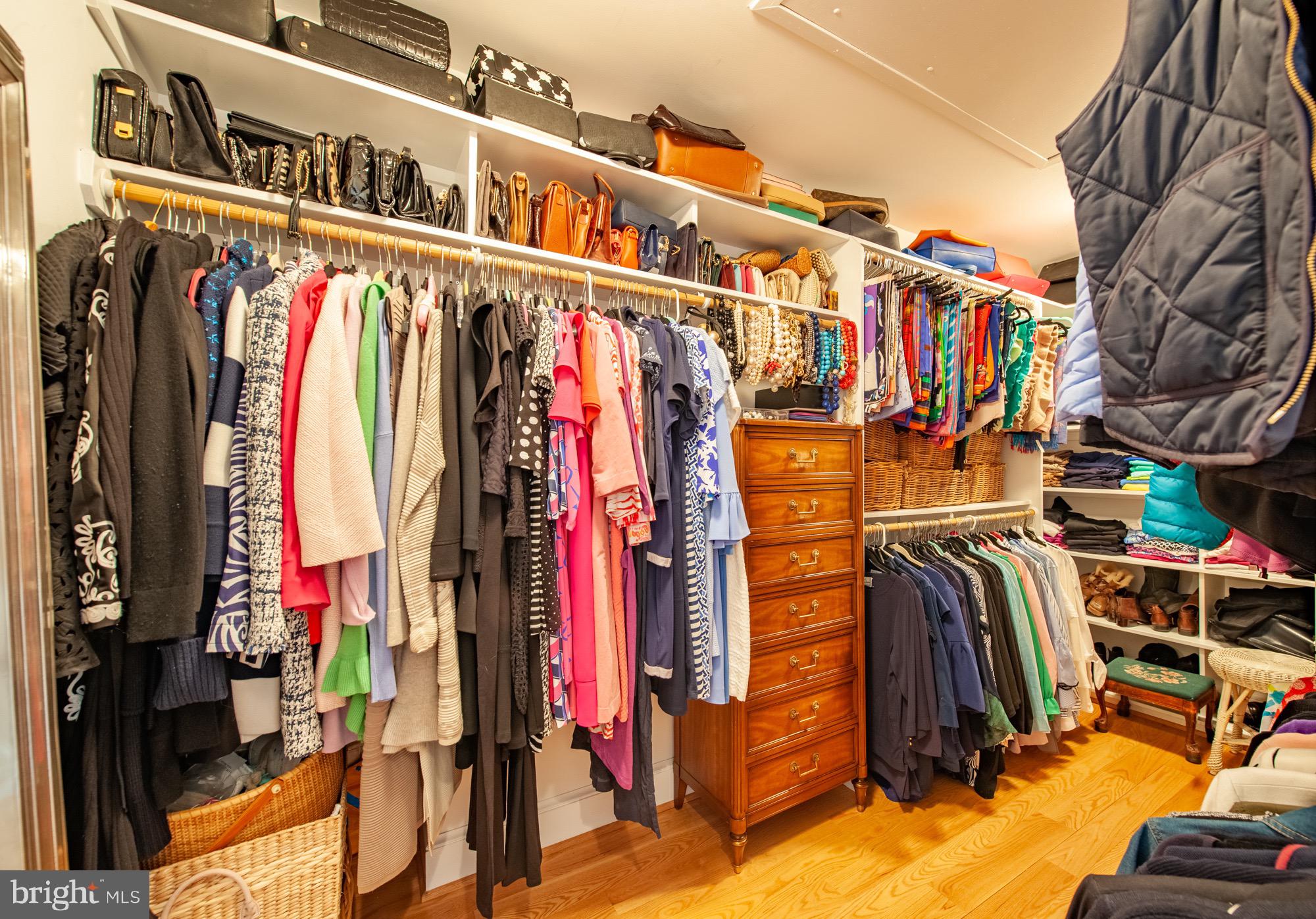 WIMBLEDON FARMS - Residential