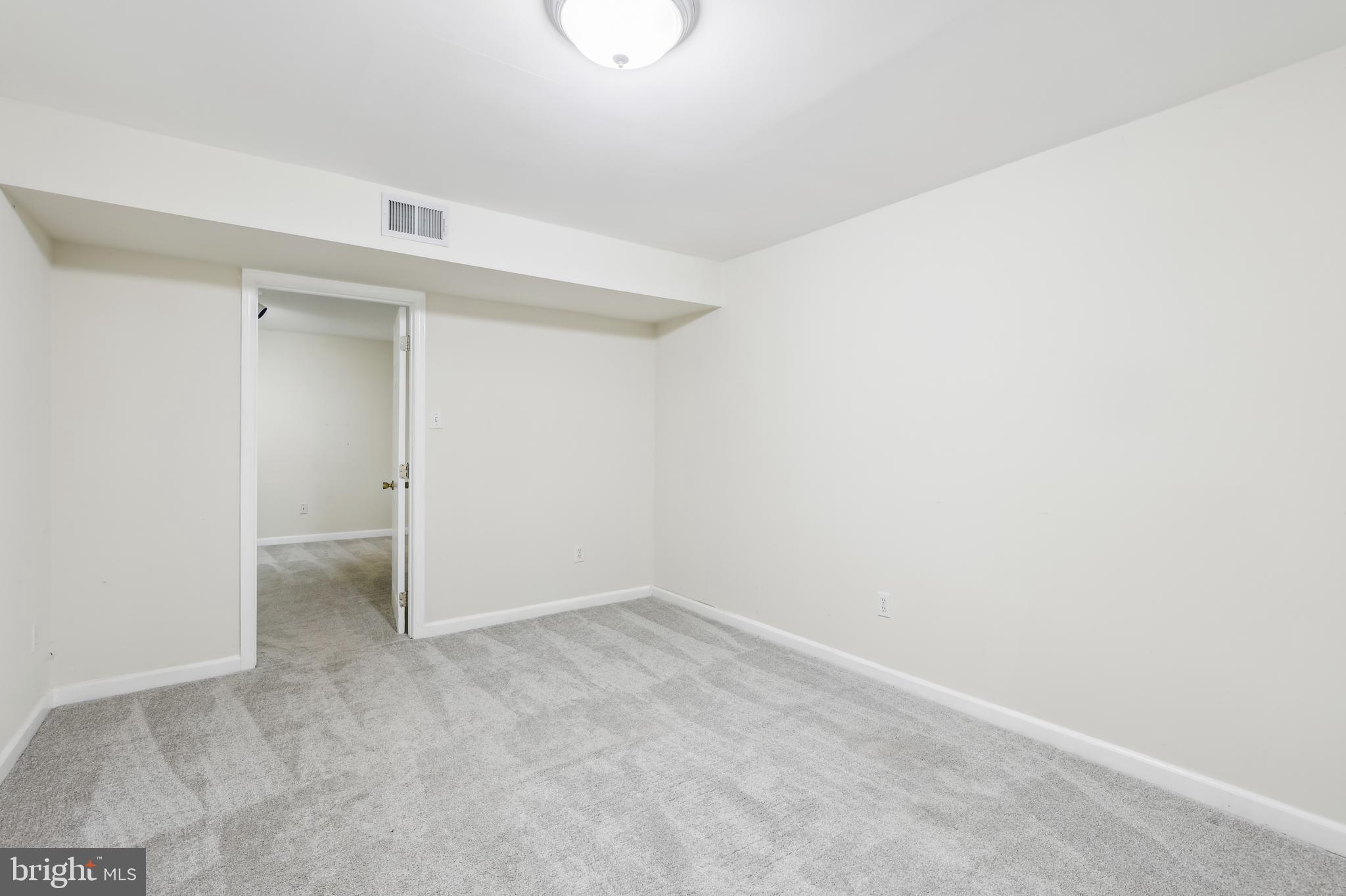 PT ROCKVILLE OUT RES 3 - Residential