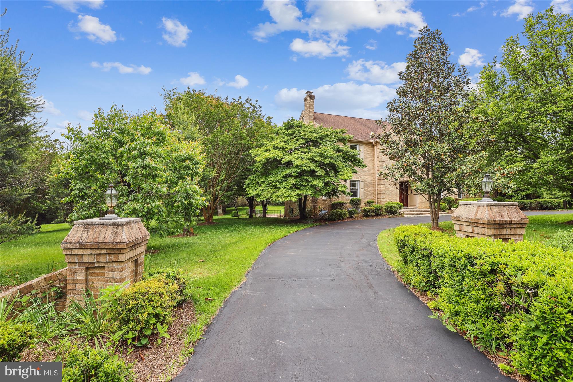 PT ROCKVILLE OUT RES 3 - Residential