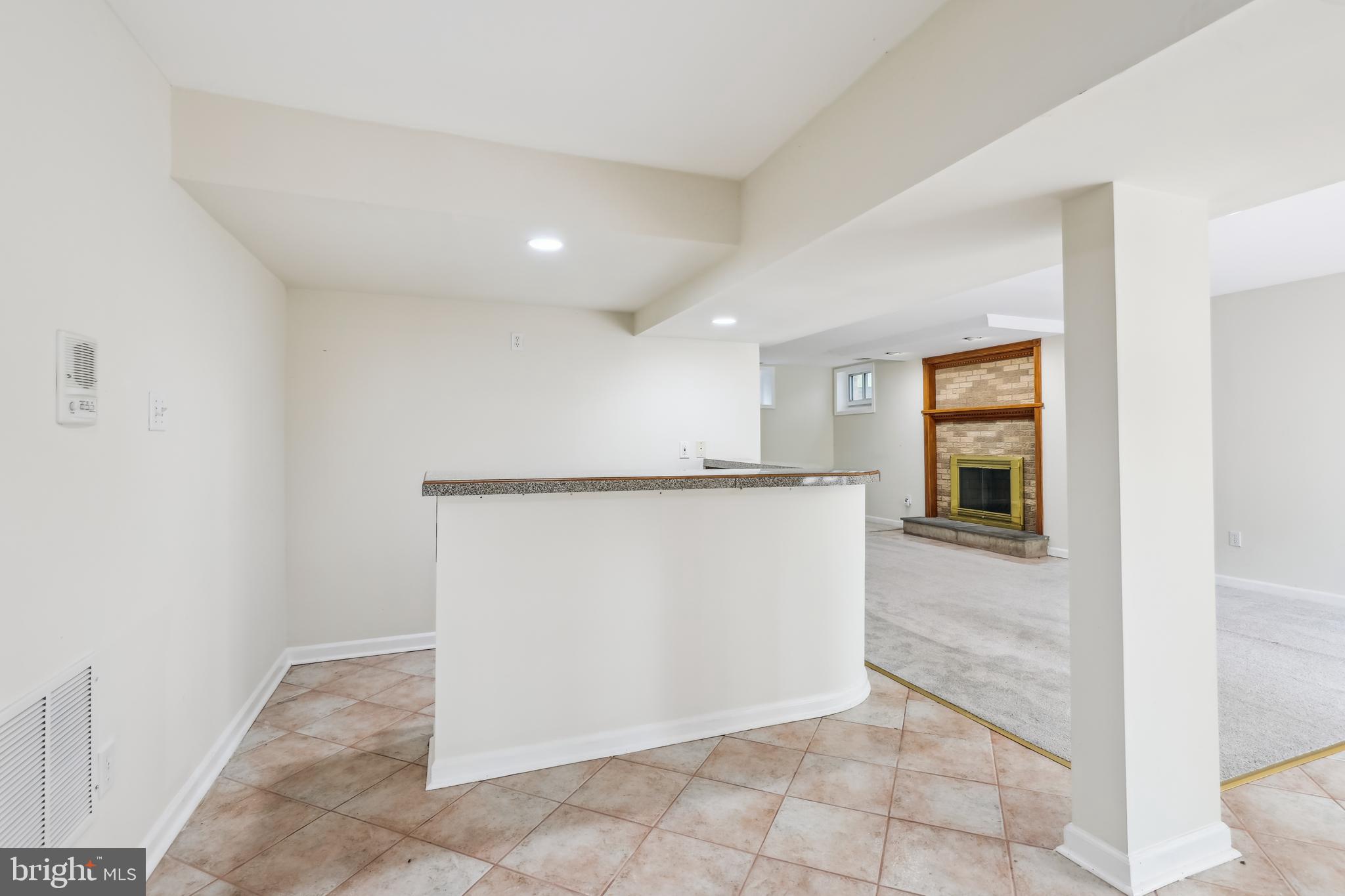 PT ROCKVILLE OUT RES 3 - Residential